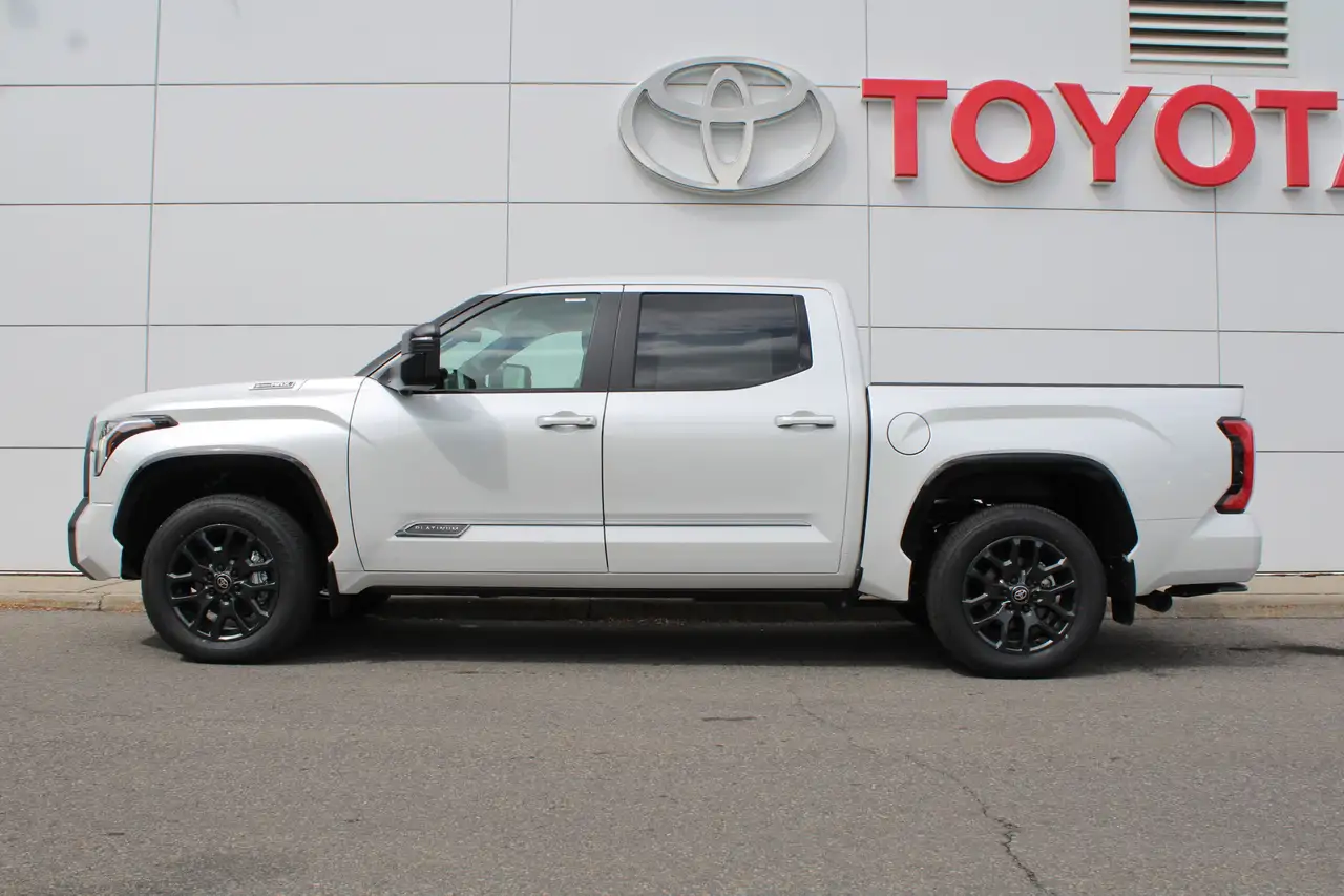 Toyota Tundra снимка Toyota Tundra