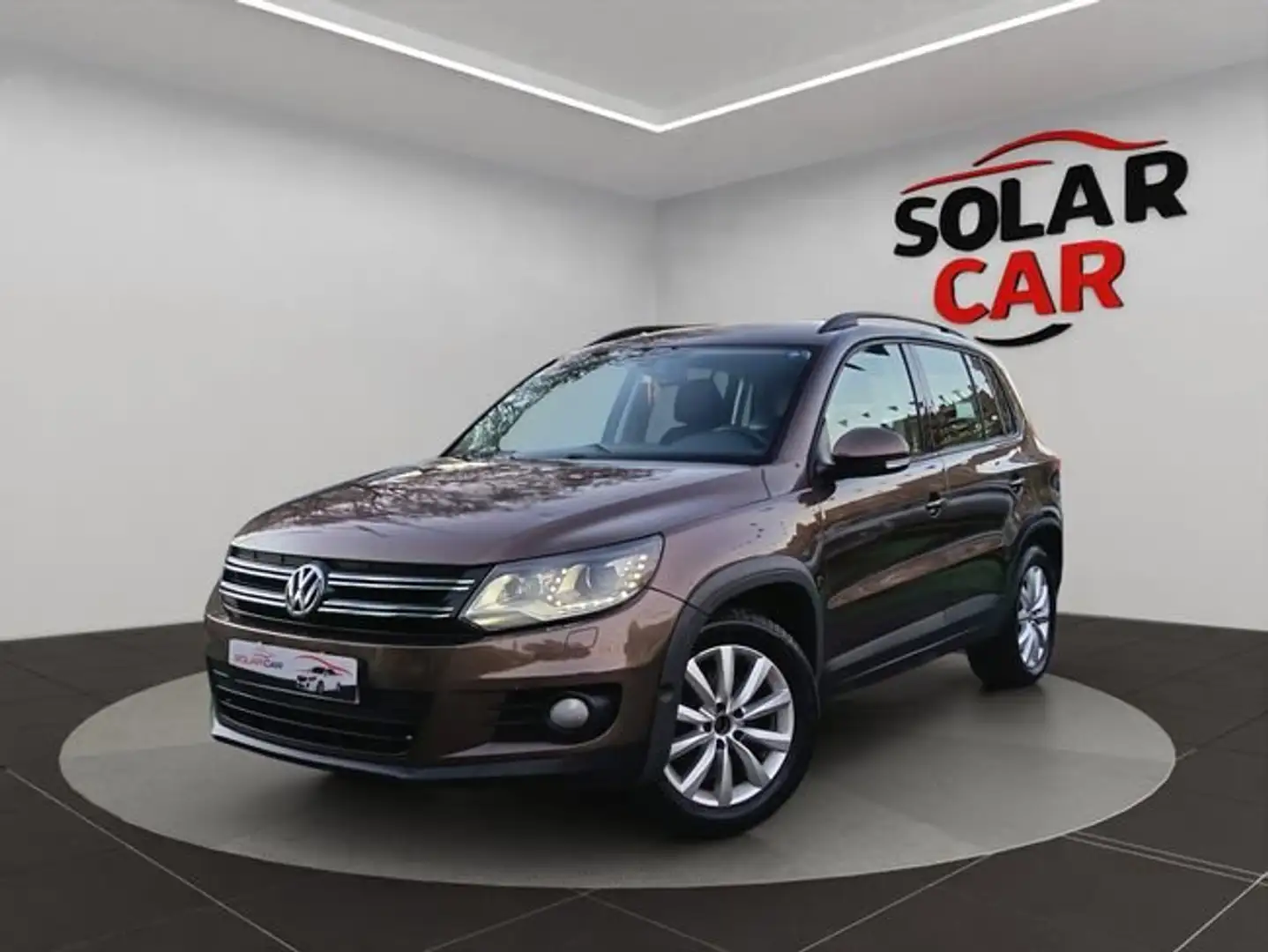 Volkswagen Tiguan 2.0TDI BMT Cross 4x2 110 Marrón - 1