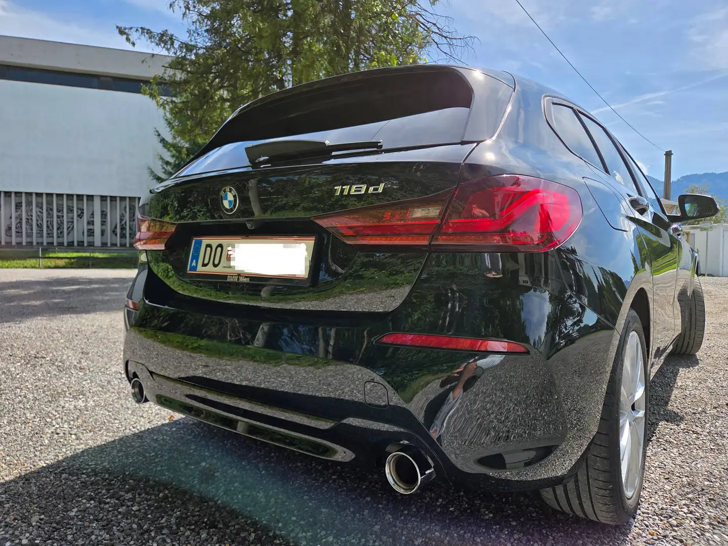 BMW 118 118d (F40) Advant. | Aut. | LED | Sportsitze | RFK Schwarz - 2