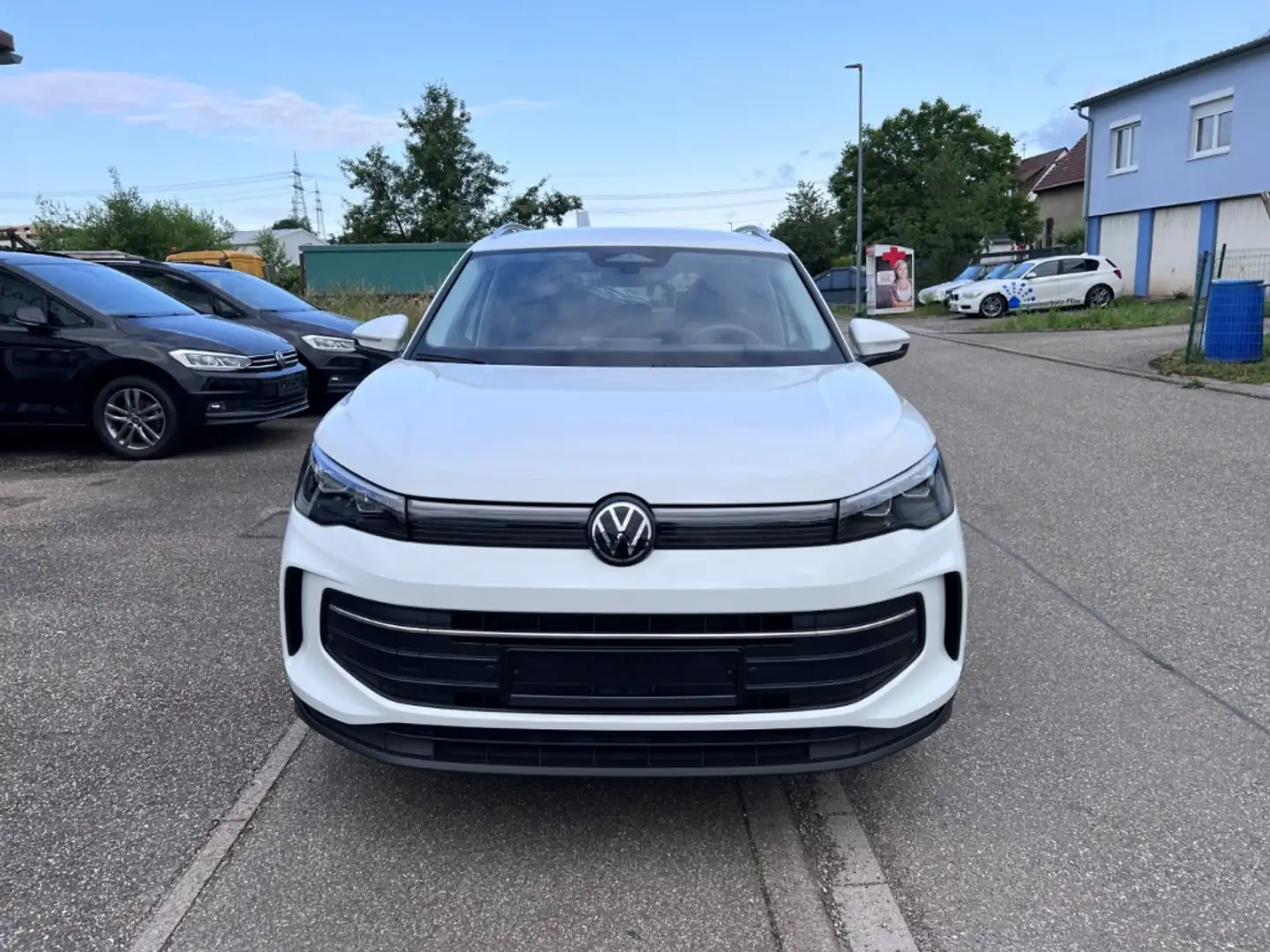 Volkswagen Tiguan 1.5eTSI DSG Life ACC AHK LED NAVI RFK Weiß - 2