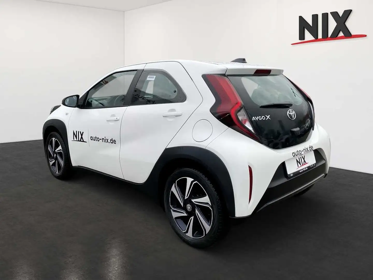 Toyota Aygo X 1.0 Business Edition SHZ BT Weiß - 2
