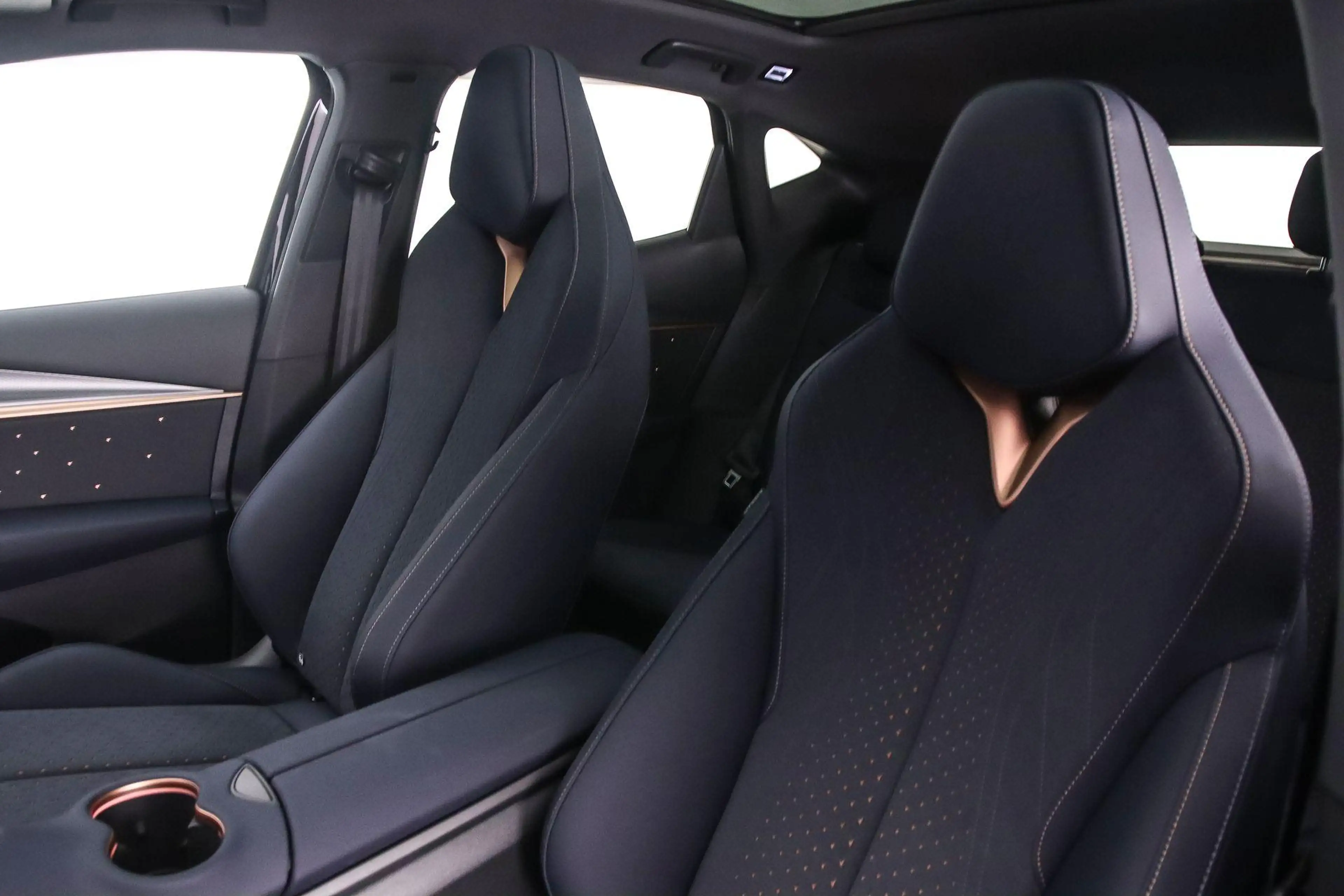 CUPRA Tavascan Adrenaline 82 kWh 286pk Automaat Panoramadak, Adap — photo 4