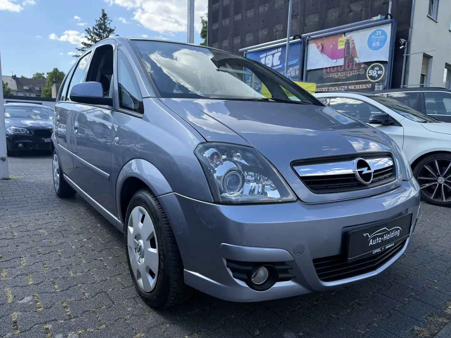 Opel Meriva 1.6 16V INNOVATION PDC AHK LPG Silber - 1