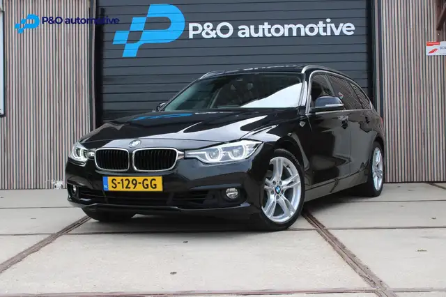 BMW 318 3-serie Touring 318i High Executive PANO/TREKHAAK/