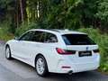 BMW 320 320dxDrive 1BESITZ*AHK*HCAM*ACC*TOTWINK*SPORTSITZ* Weiß - thumbnail 3