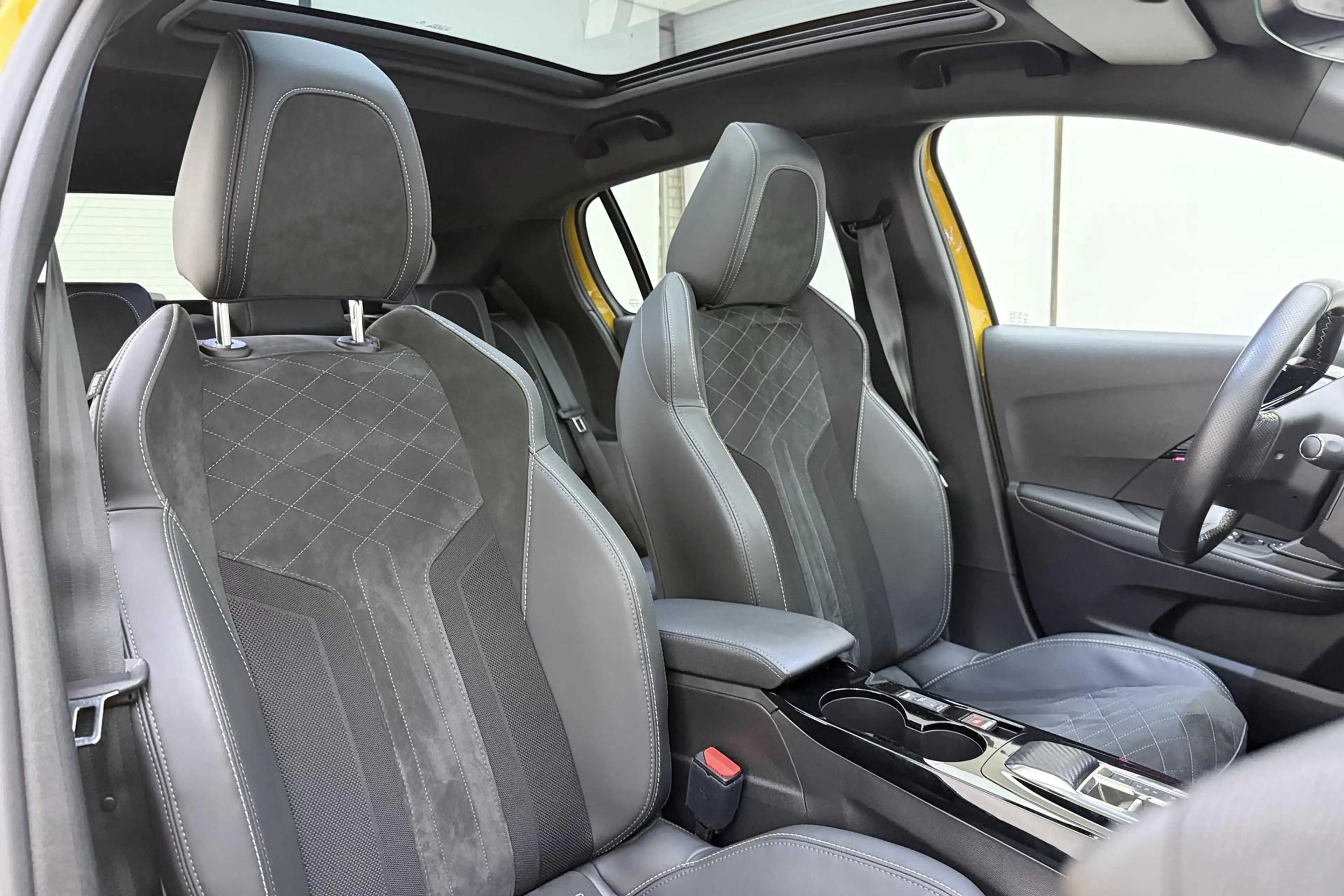 Peugeot e-208 EV GT Pack 50 kWh SOH 100% | 3fase | Panoramadak | — photo 3