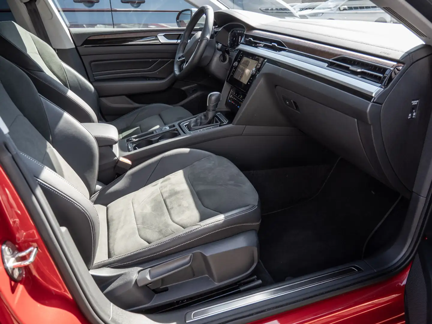 Volkswagen Arteon SB 2.0 TDI Elegance NAVI AHK ACC LED Rot - 2