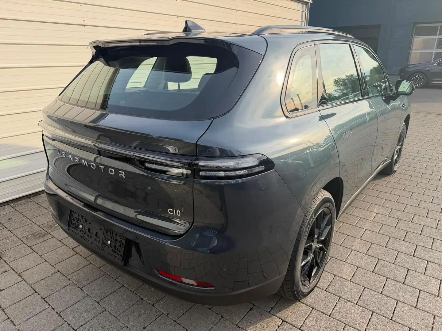 Leapmotor C10 Style BEV  69,9 kWh Pano*Navi*SoundSys*360°*ACC... Grau - 2