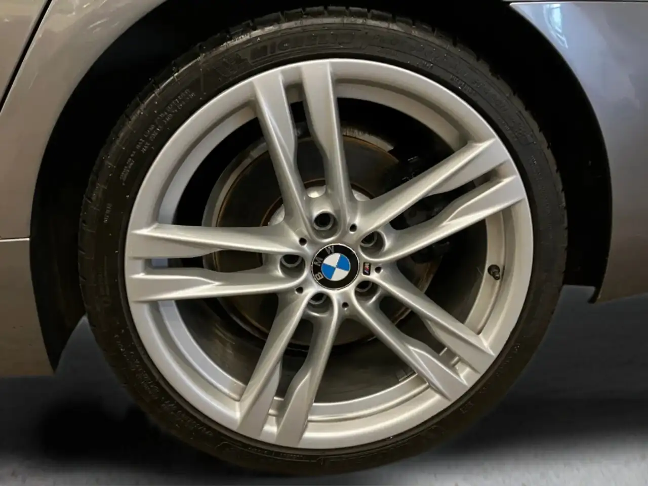 BMW 6 Series снимка BMW 6 Series