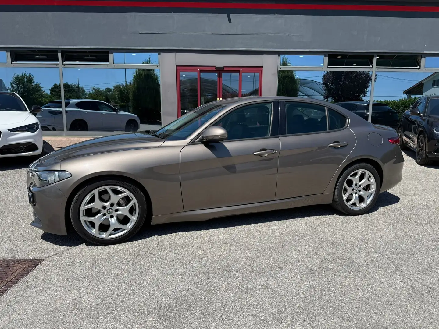 Alfa Romeo Giulia 2.2 Turbodiesel 150 CV Super / FK322ML Grey - 2