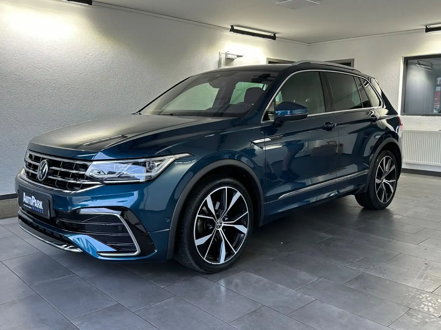 Volkswagen Tiguan R-Line*AHK*Pano*4xSHZ*HUD*Fahrschule* Blau - 2
