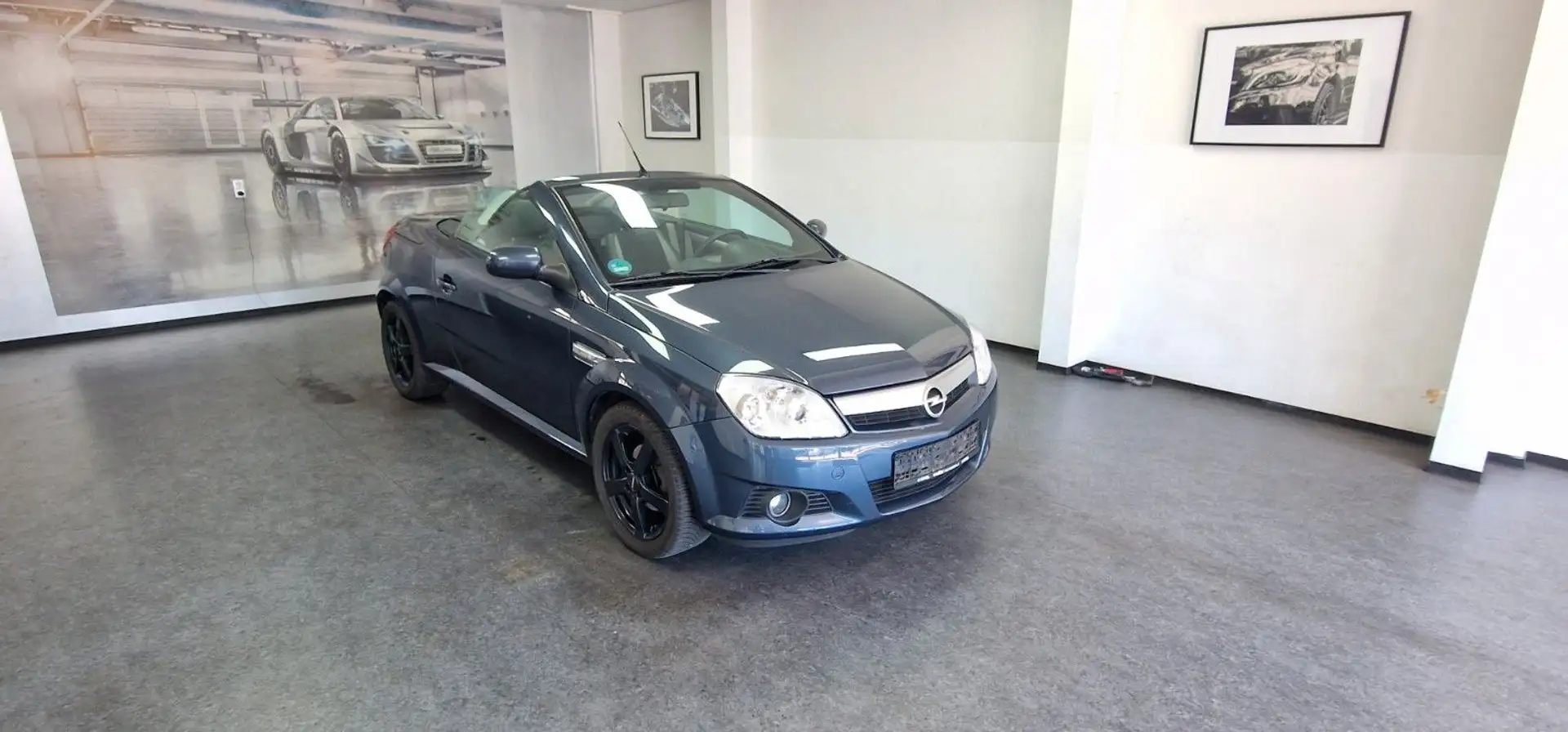 Opel Tigra 1.8 Edition Klima TÜV 07/2027 Grau - 2