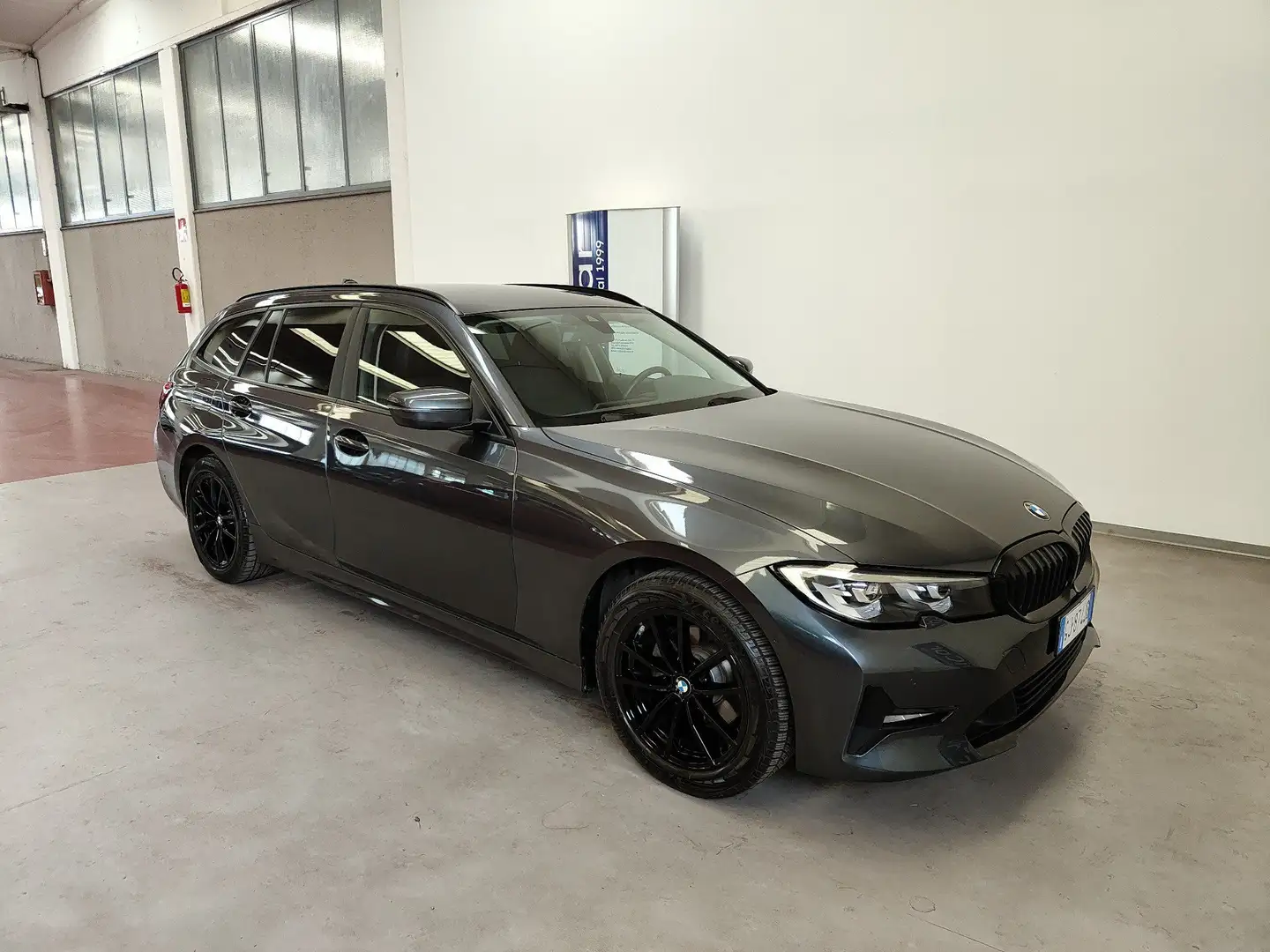 BMW 320 d 48V xDrive Touring auto Navi Cruise Sed.Sporti Grau - 2