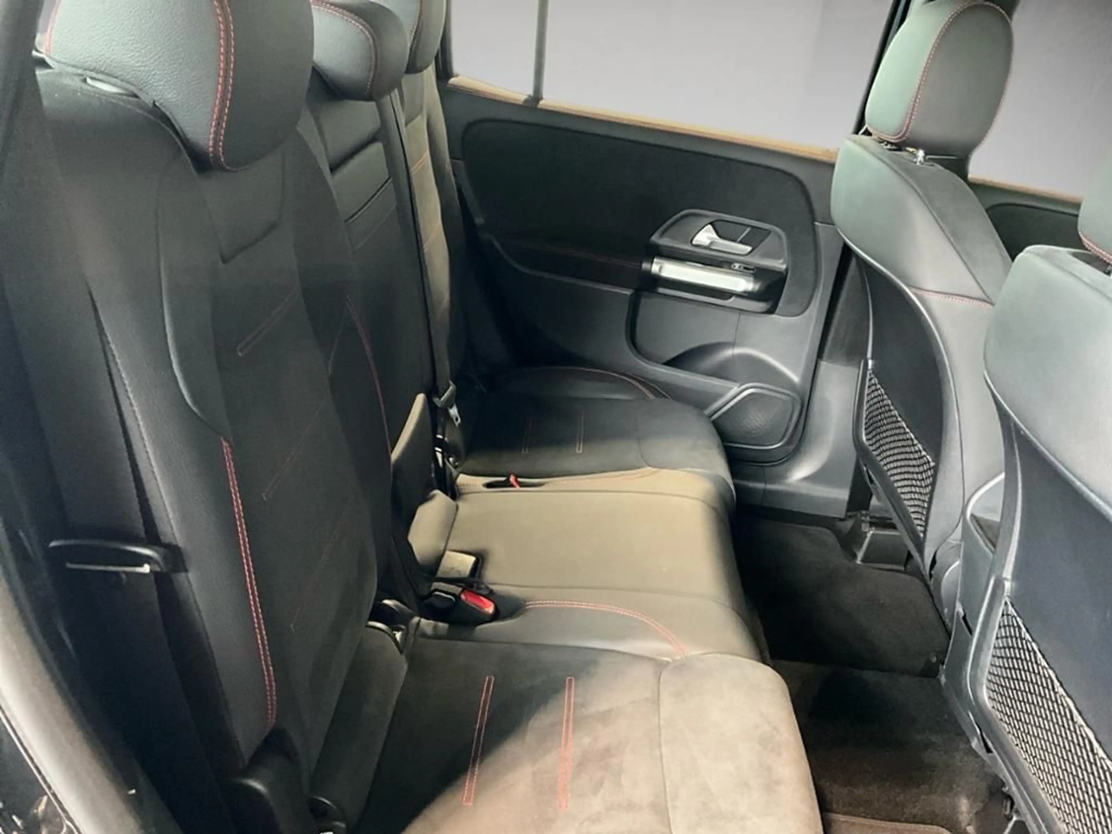 Mercedes-Benz GLB 200 AMG Styling ACC AHK AUT Kam. KlimaA LED — photo 13