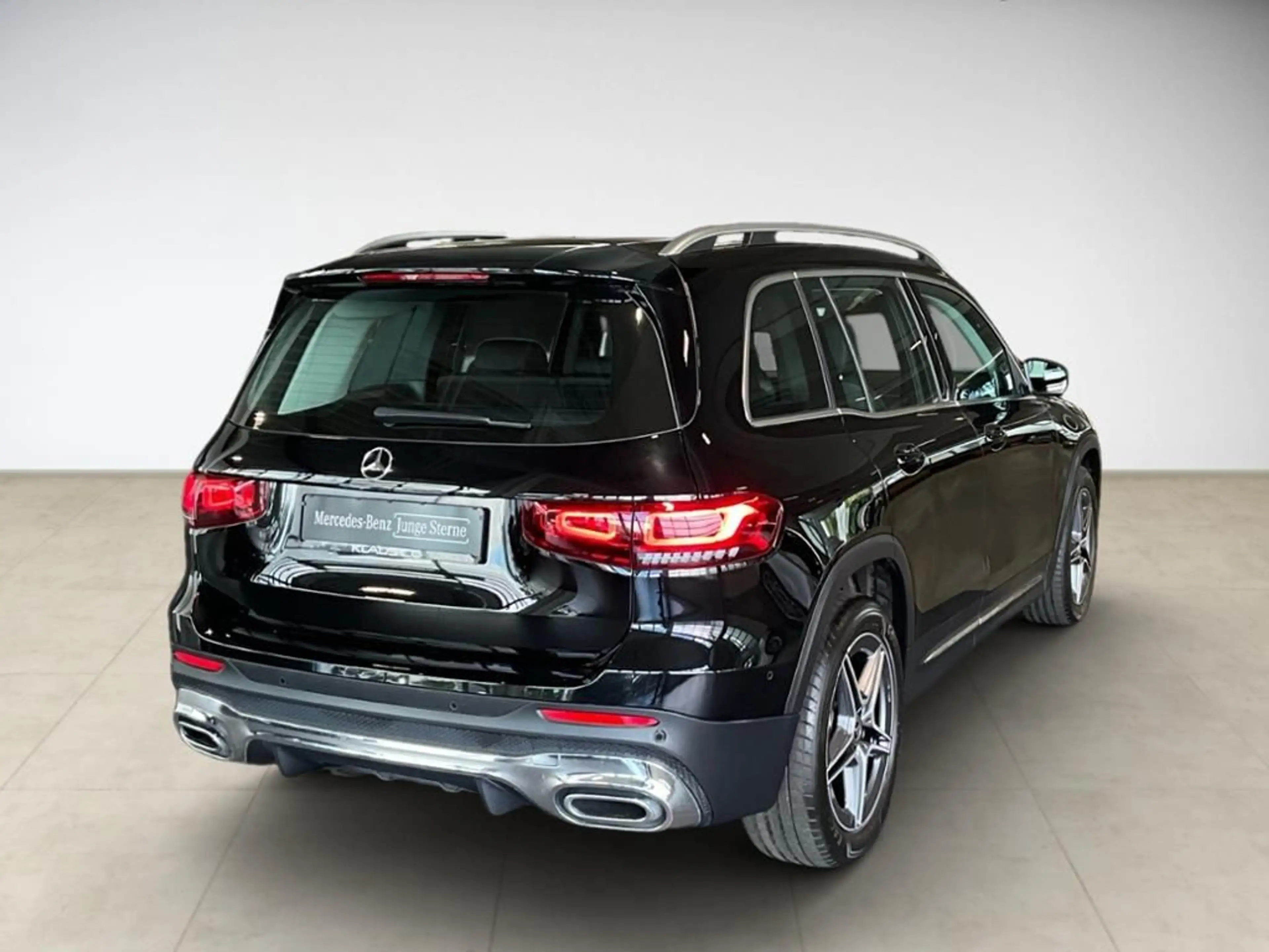 Mercedes-Benz GLB 200 AMG Styling ACC AHK AUT Kam. KlimaA LED — photo 4
