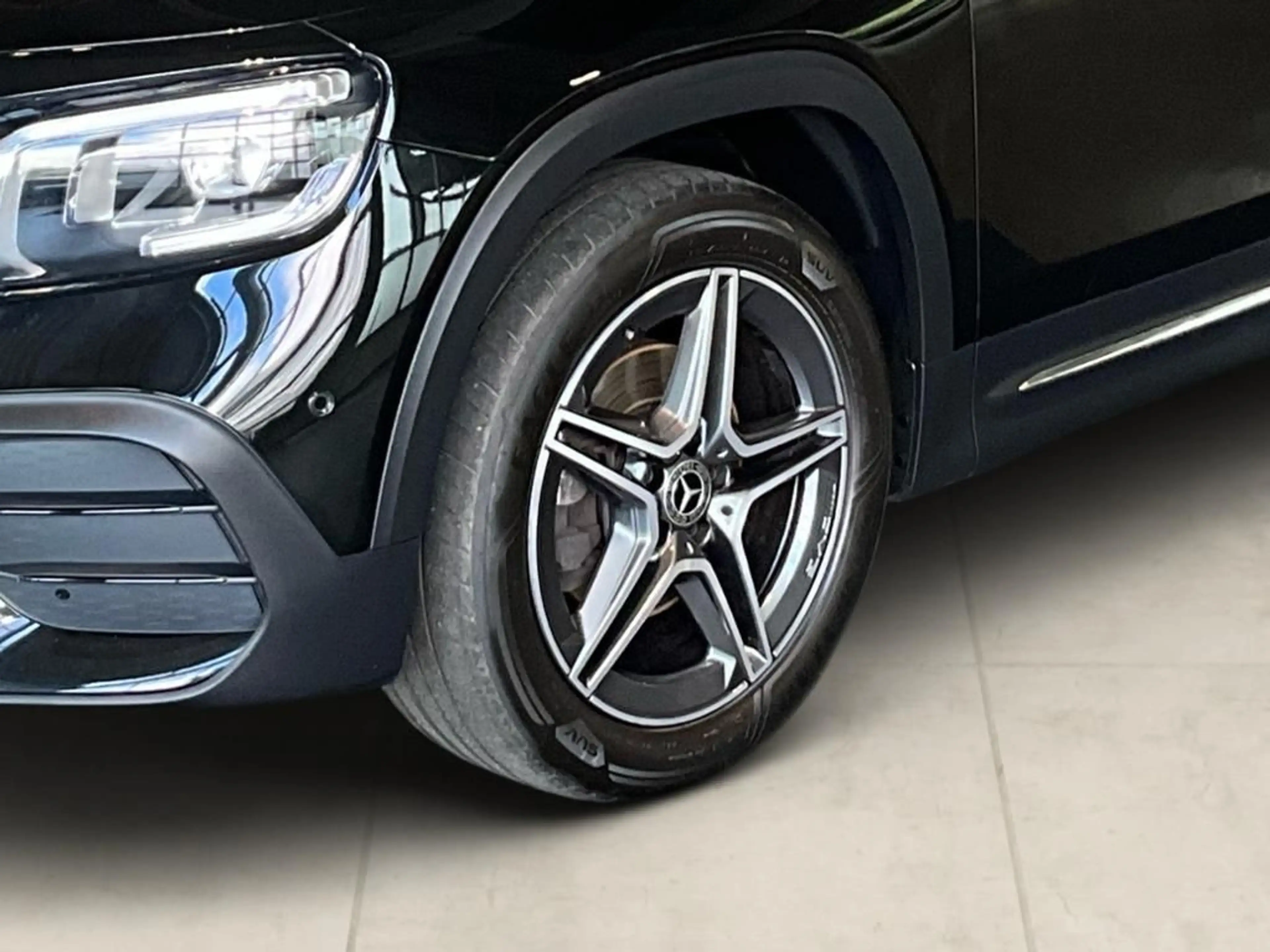 Mercedes-Benz GLB 200 AMG Styling ACC AHK AUT Kam. KlimaA LED — photo 7
