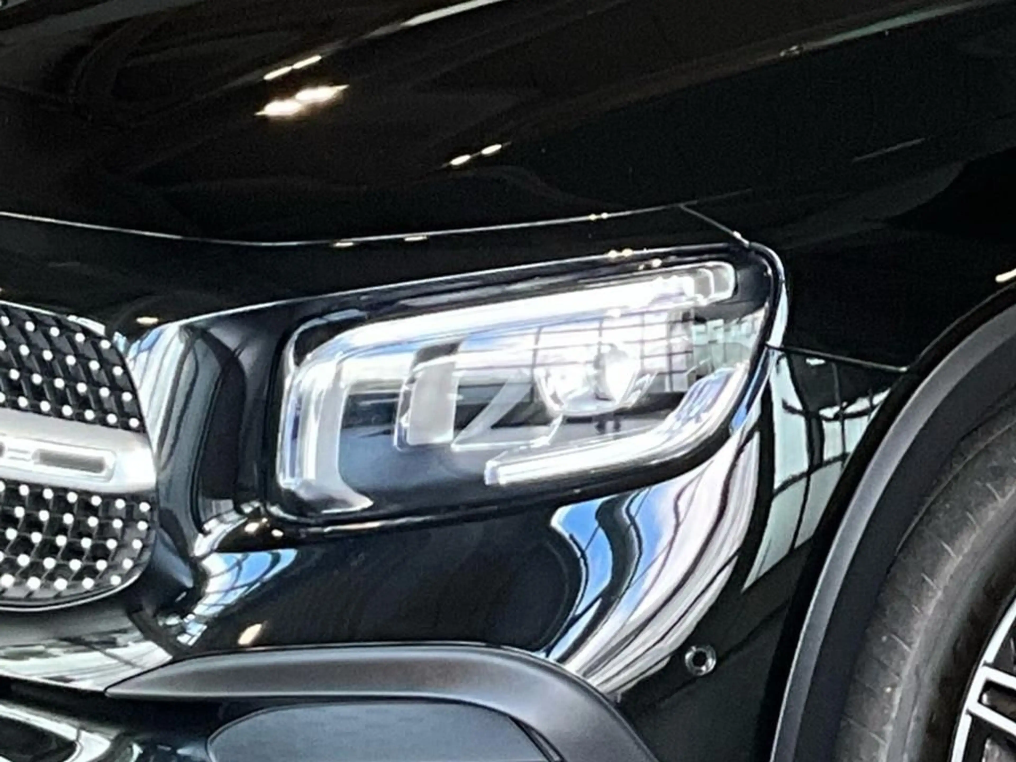 Mercedes-Benz GLB 200 AMG Styling ACC AHK AUT Kam. KlimaA LED — photo 8