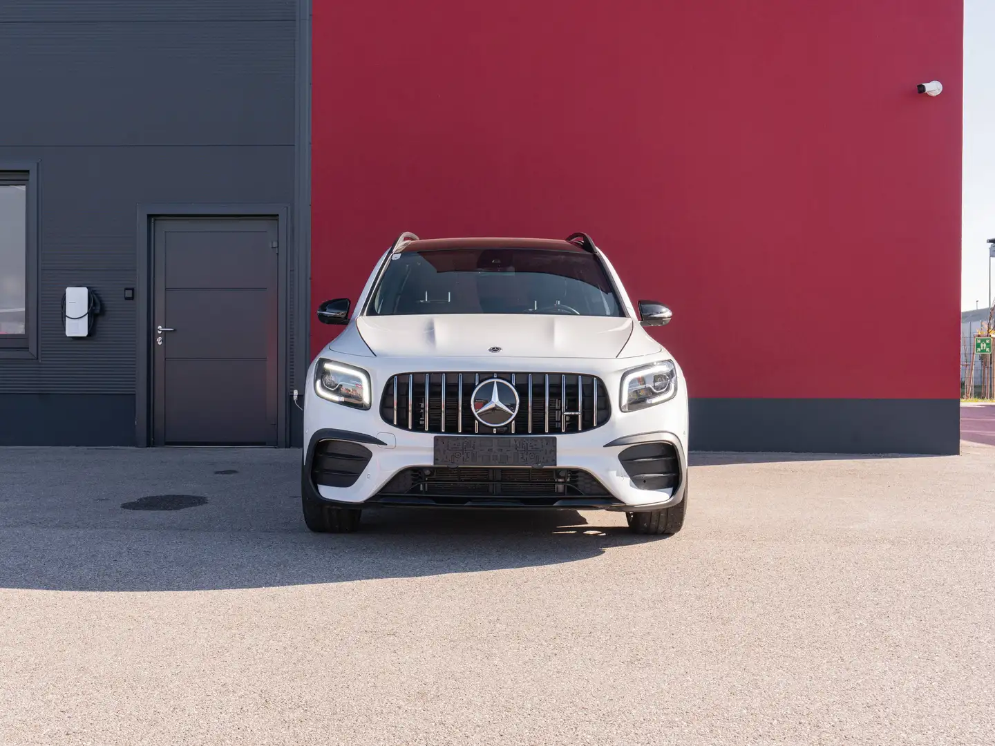Mercedes-Benz GLB 35 AMG GLB AMG 35 4MATIC *CARBON* *PANORAMA* *360°KAMERA* *MULTIBEAM* *KEYLESS-GO* Weiß - 2