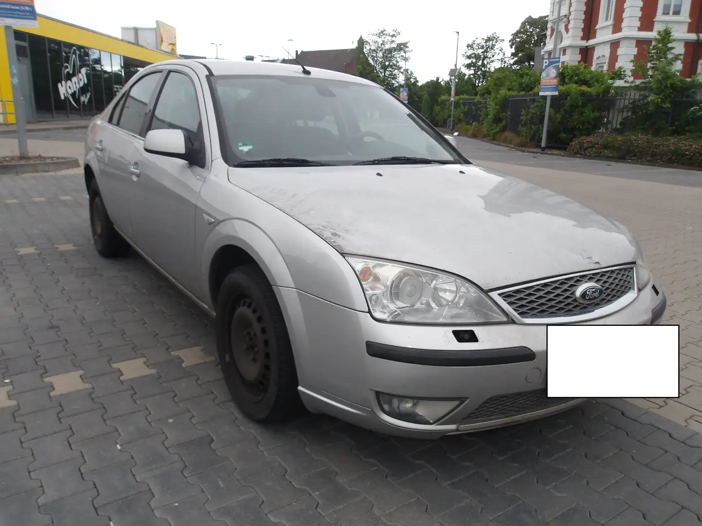 Ford Mondeo 1.8  Verkauf nur an Export Silber - 1