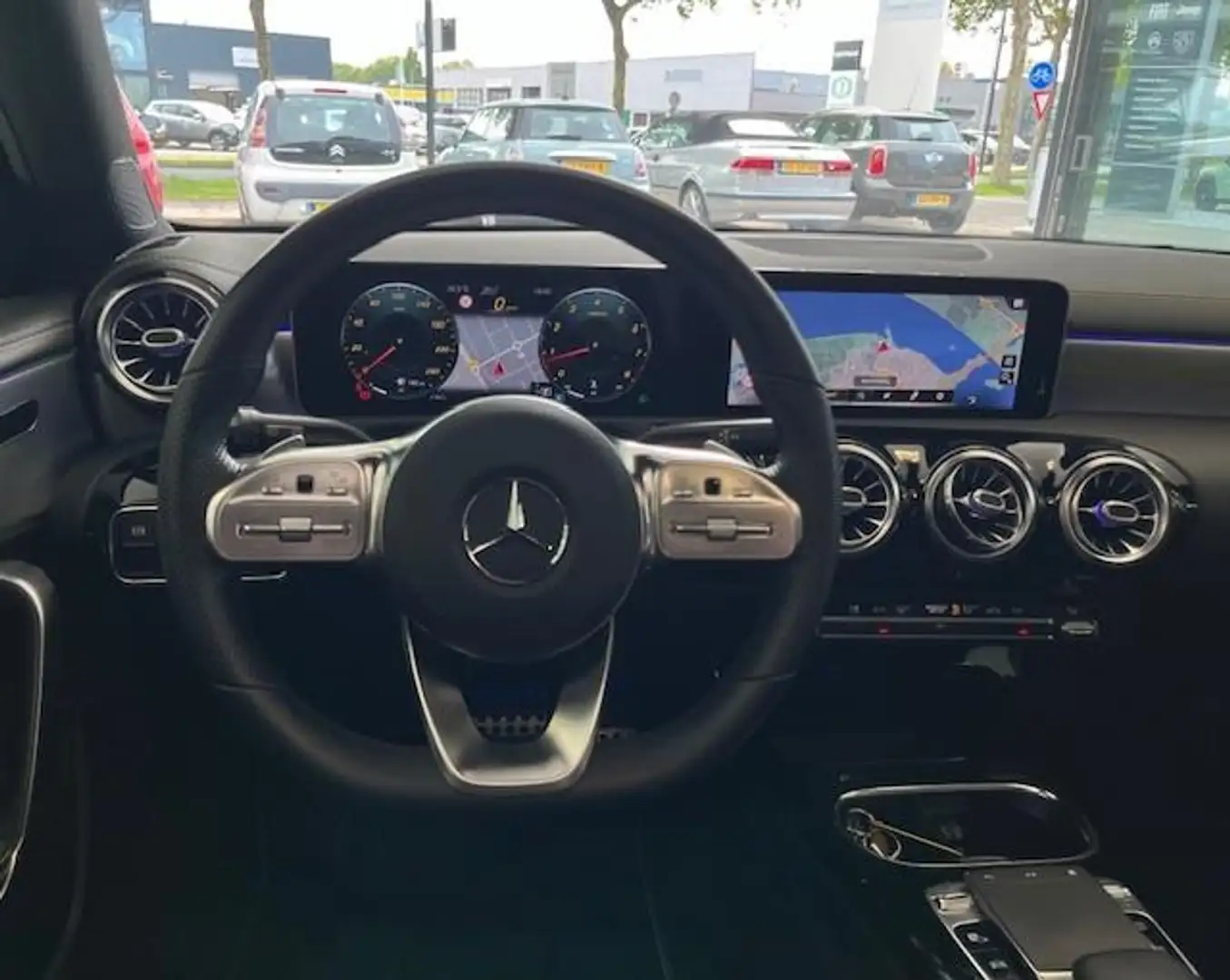 Mercedes-Benz A 220 Premium Plus/AMG Line Edition 1 Night pakket/Pano/ Gris - 2