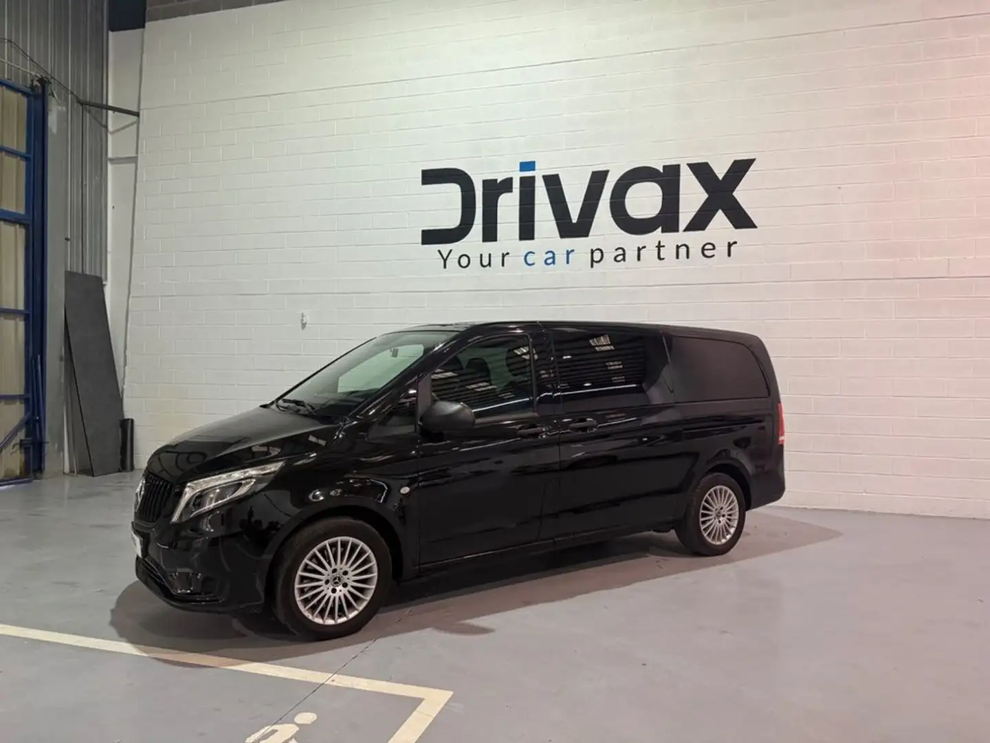 Mercedes-Benz Vito 114 CDI Tourer Pro Larga Schwarz - 2