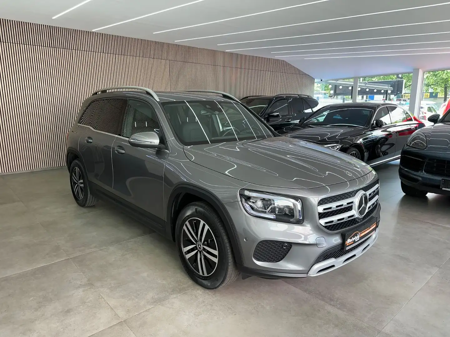 Mercedes-Benz GLB 220 d 4Matic*Distronic*AHK*Kamera*DAB* Gris - 1