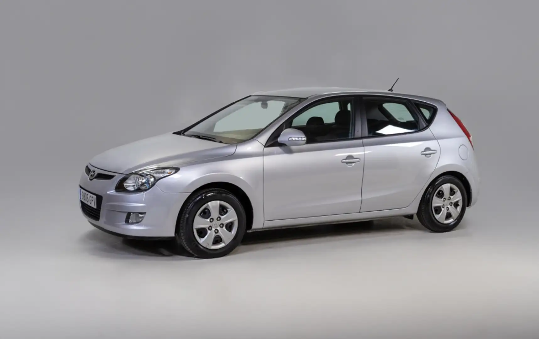 Hyundai i30 1.4 Classic GL Plateado - 1