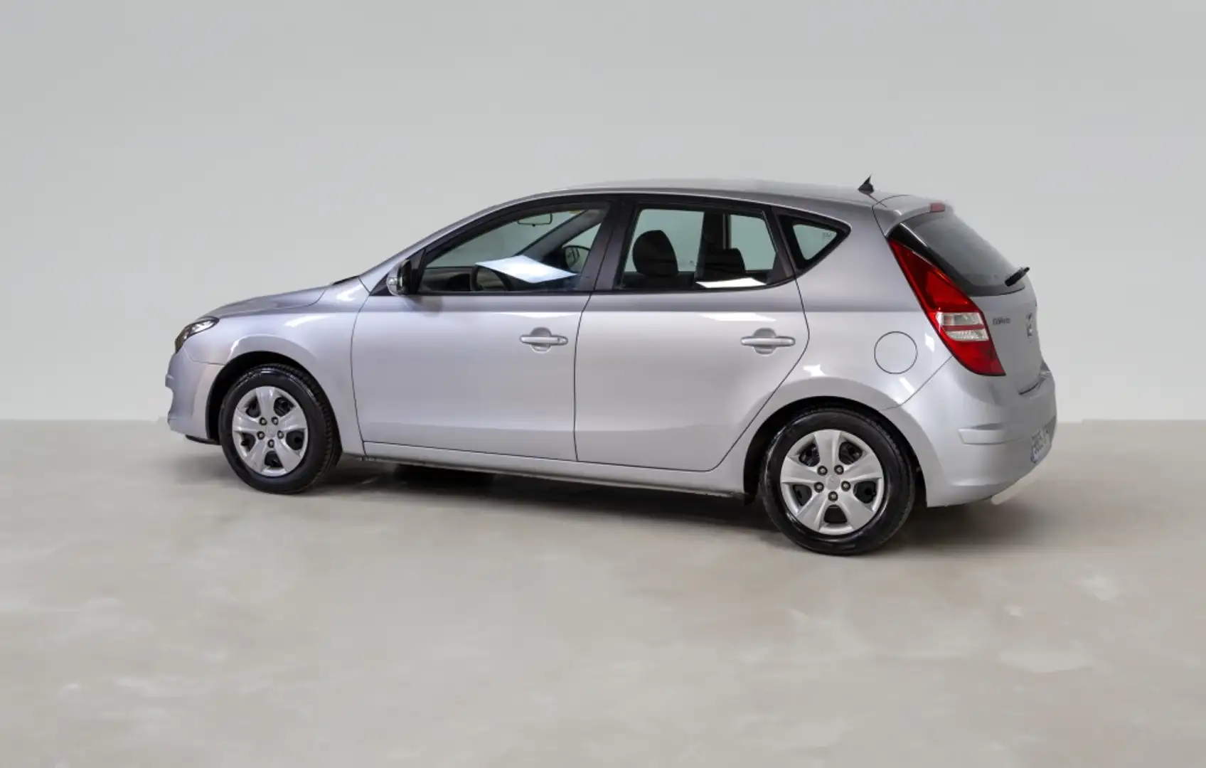 Hyundai i30 1.4 Classic GL Plateado - 2