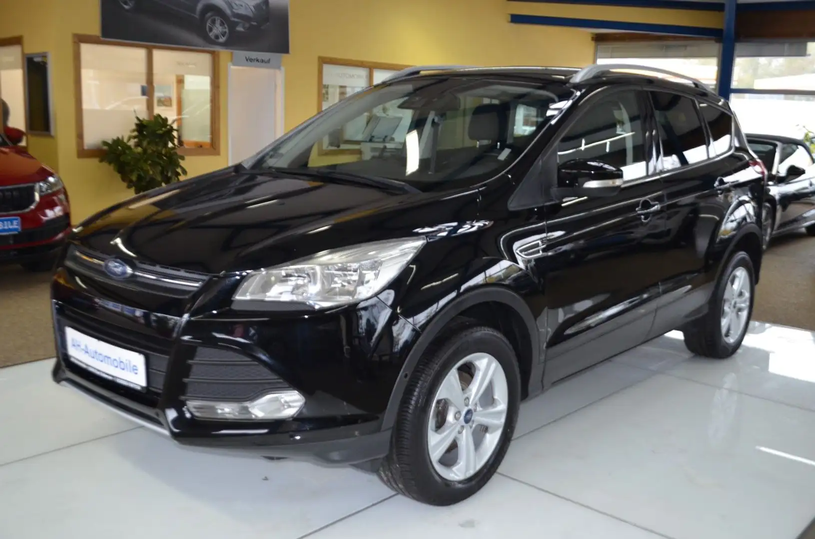 Ford Kuga Sync Edition KLIMA / TEMPOMAT / SHZ / PDC Noir - 1