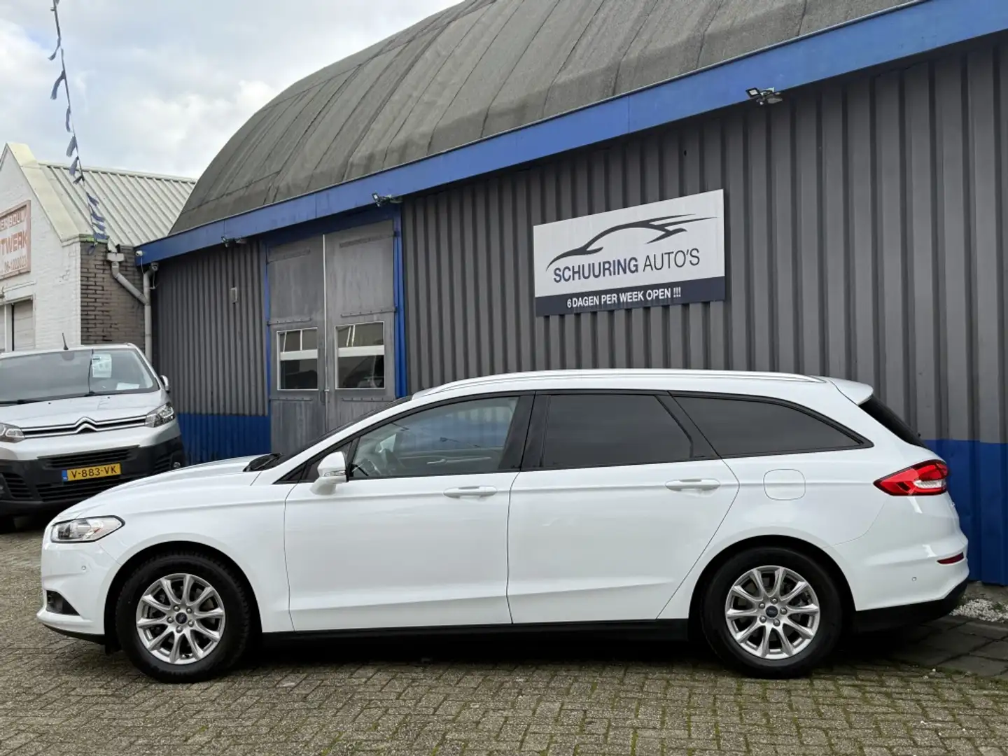 Ford Mondeo Wagon 1.5 Titanium Automaat Weiß - 2