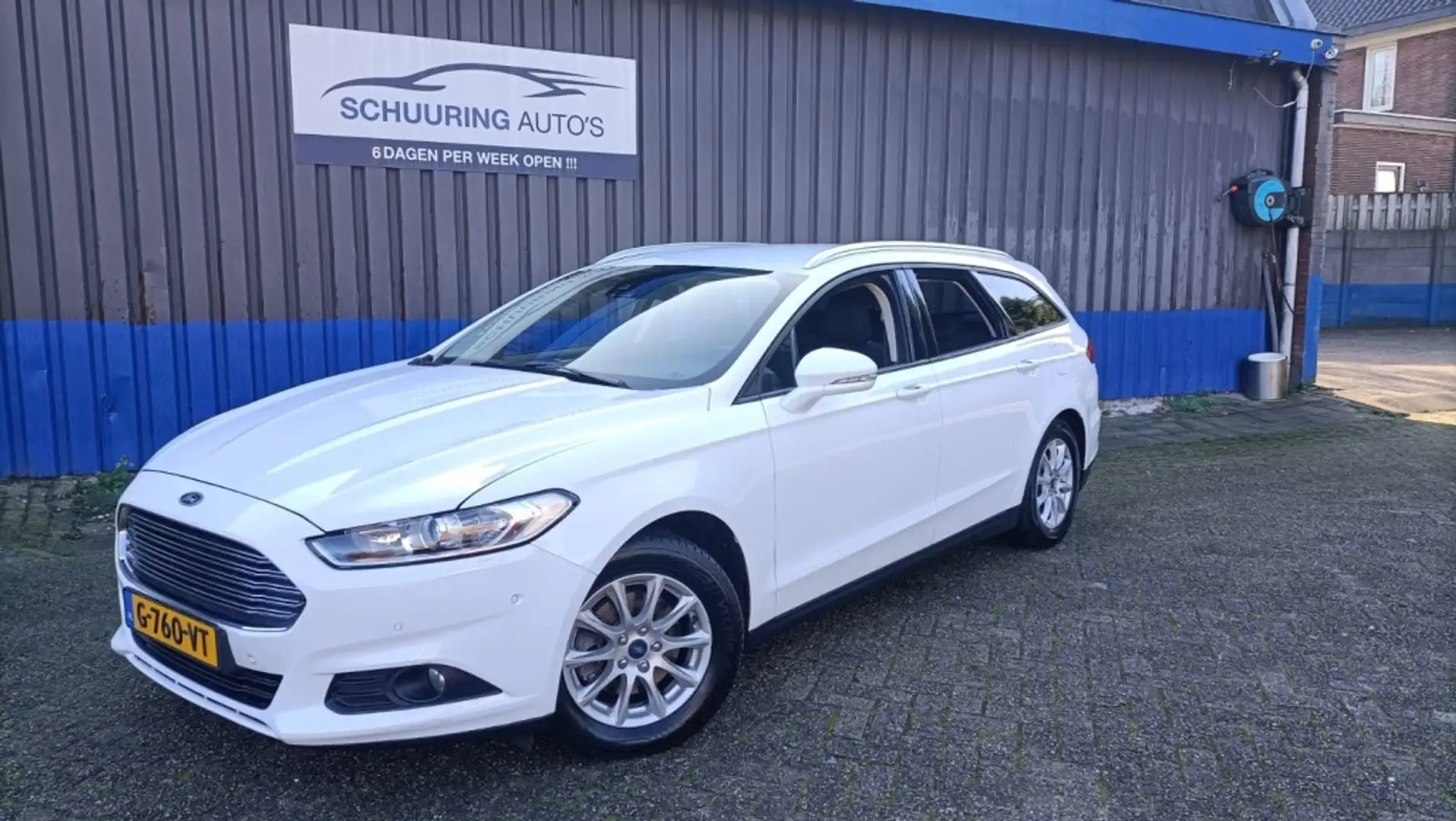 Ford Mondeo Wagon 1.5 Titanium Automaat Wit - 1