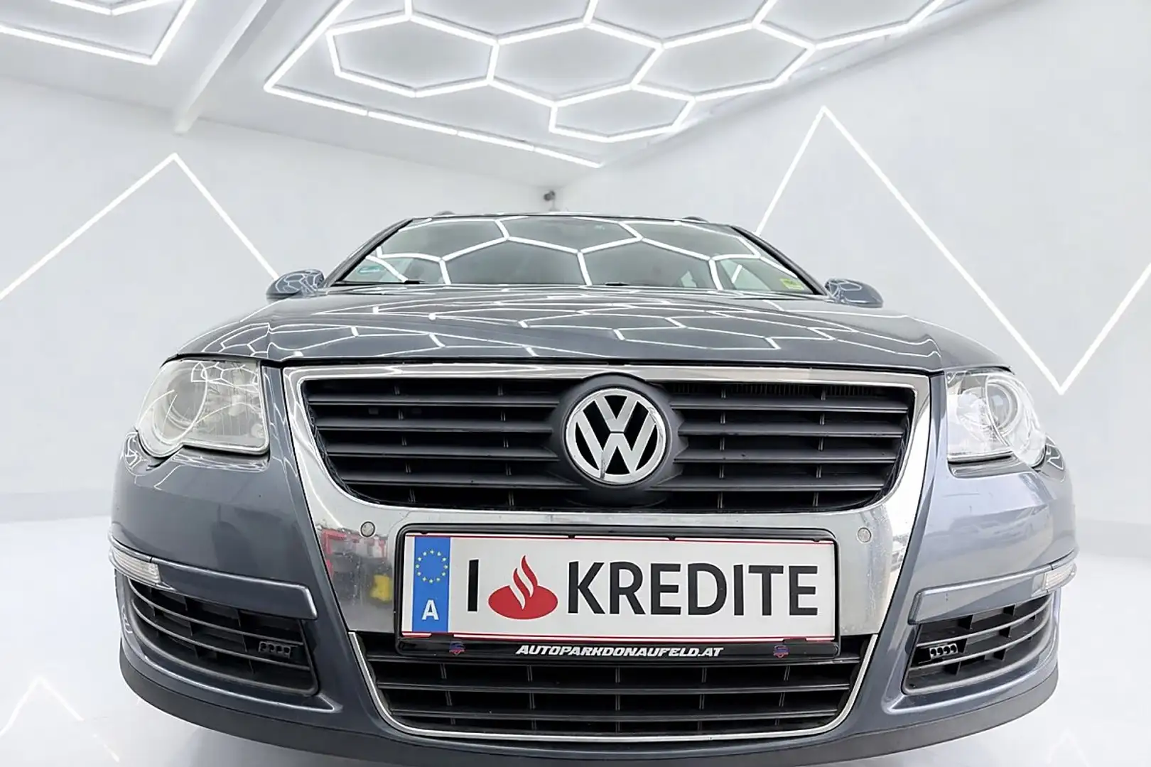 Volkswagen Passat Var. TL BlueMotion Technology 1,6 TDI -2-Besitz... Grau - 2
