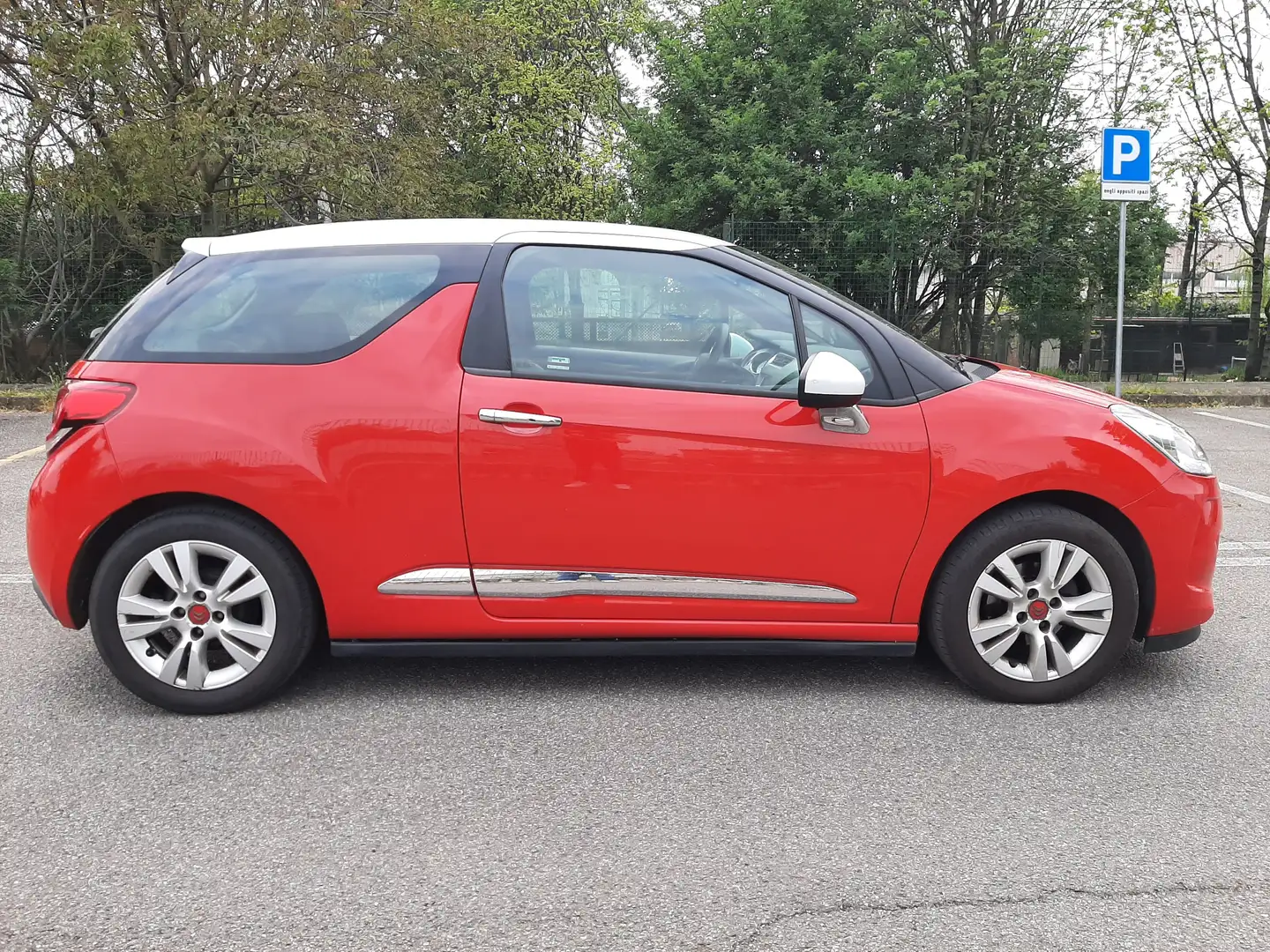 Citroen DS3 DS3 1.4 vti Chic 95cv Piros - 2