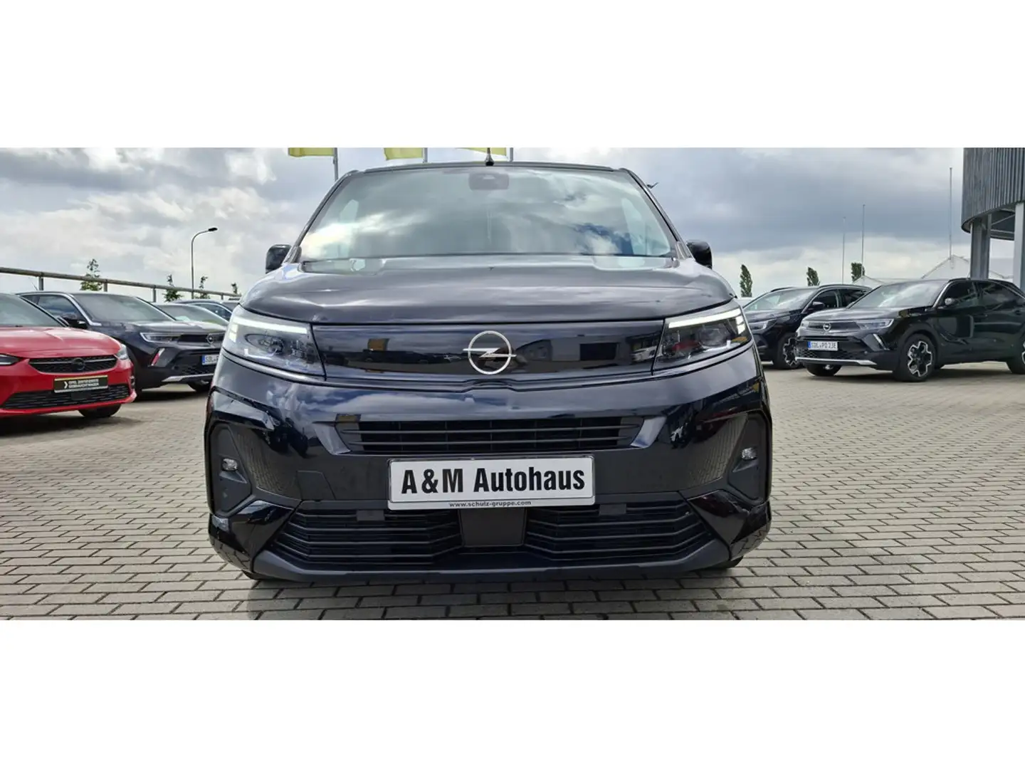 Opel Combo Cargo Electric Ultimate Schwarz - 2