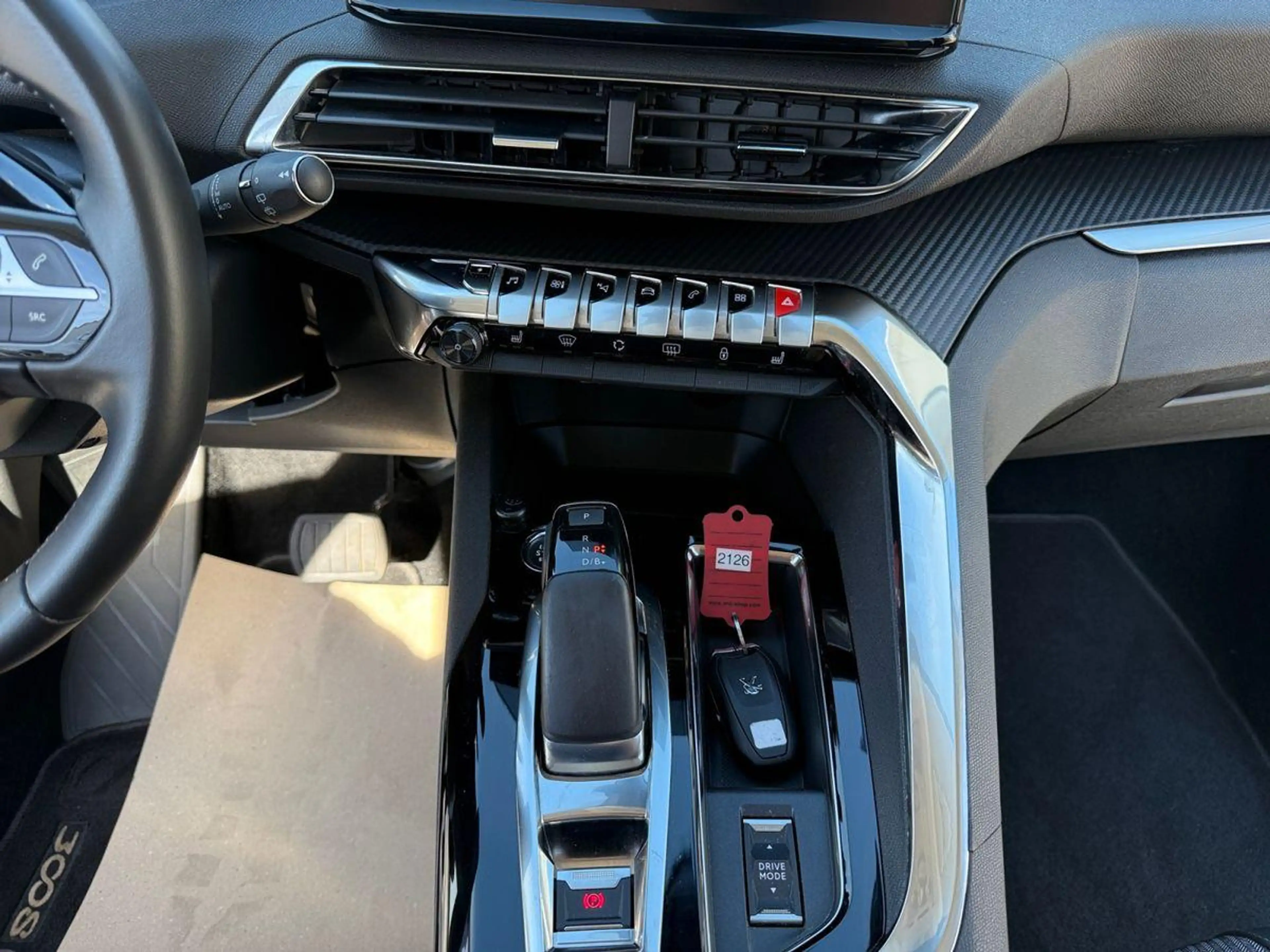 Peugeot 3008 Hybrid Allure LED/NAVI/SHZ/180°Kamera/Allwetter — photo 9