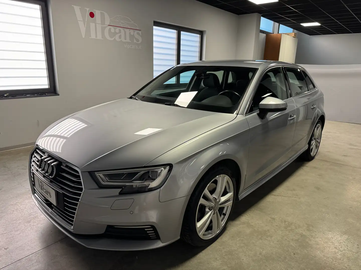 Audi A3 A3 Sportback 40 1.4 tfsi e-tron Admired s-tronic Gris - 1