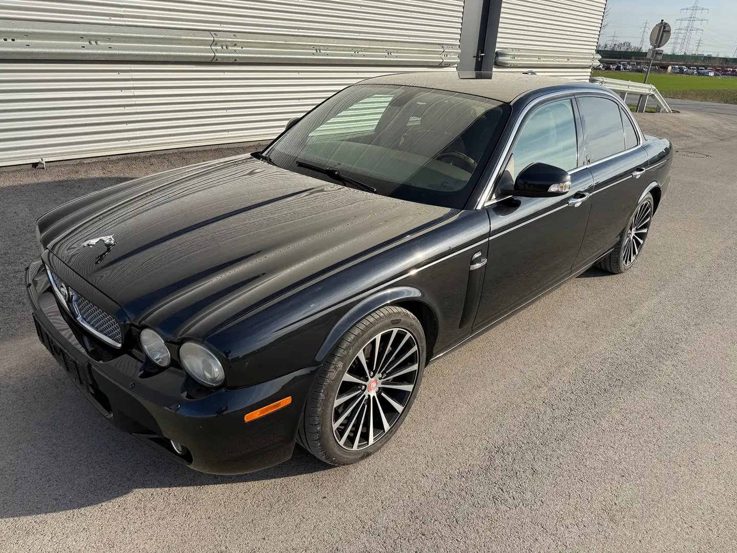 Jaguar XJ6 2,7 Ds. Executive Aut. Sport ID:25 Schwarz - 1