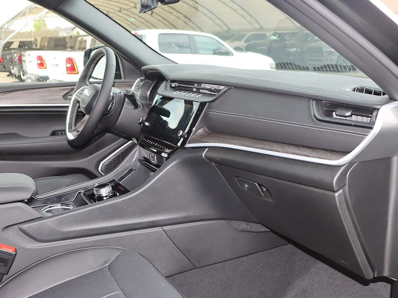 Jeep Grand Cherokee снимка Jeep Grand Cherokee