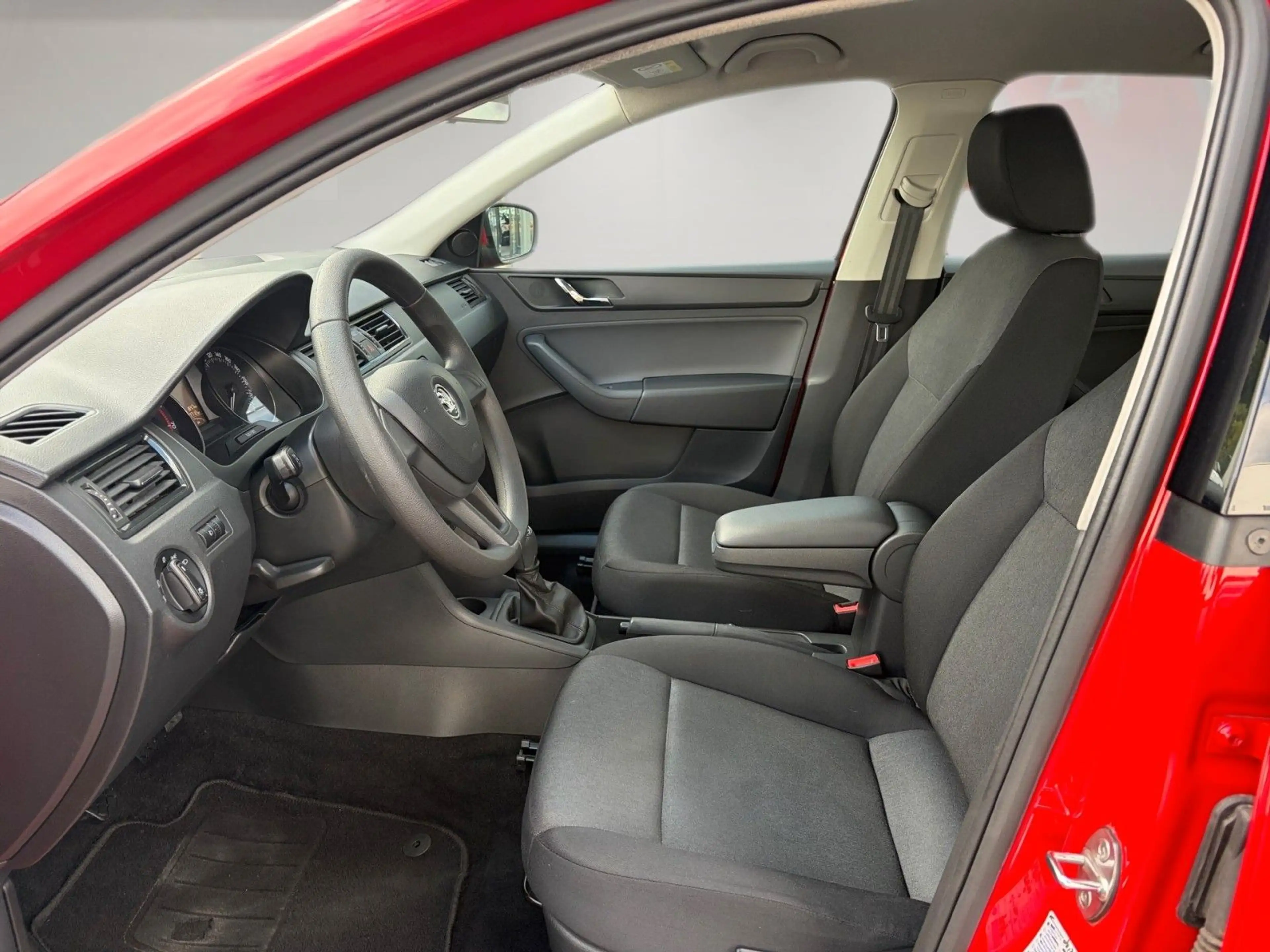 Skoda Rapid/Spaceback Spaceback Cool Edition — photo 11