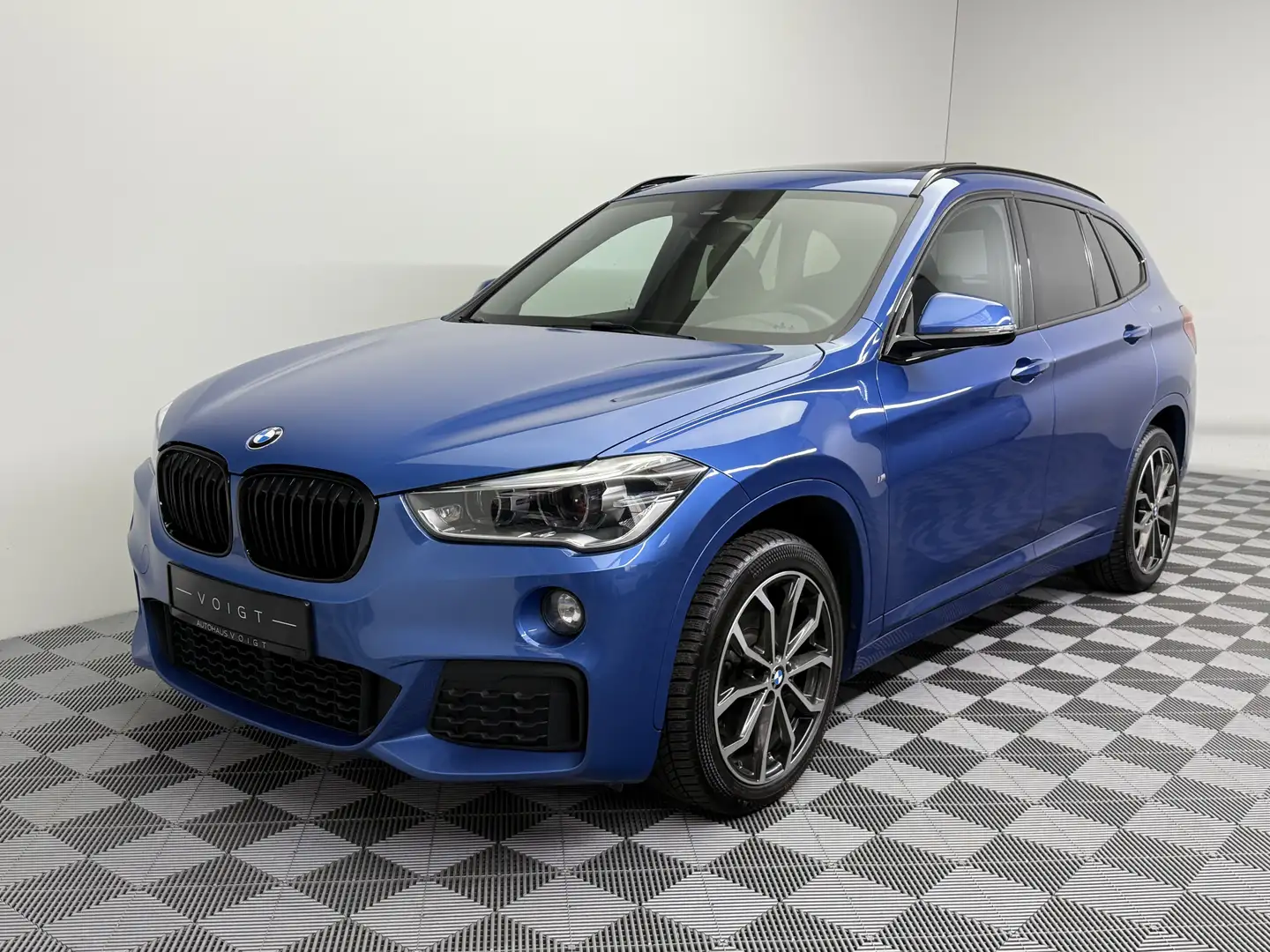 BMW X1 xDrive 20 d M Sport|Pano|Kamera|HiFi|Business Blau - 2