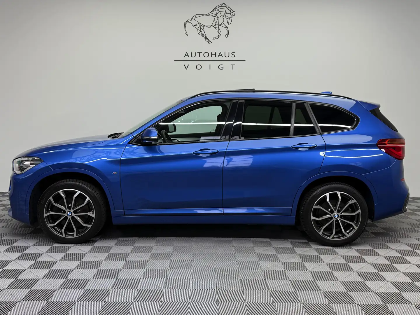 BMW X1 xDrive 20 d M Sport|Pano|Kamera|HiFi|Business Blau - 1