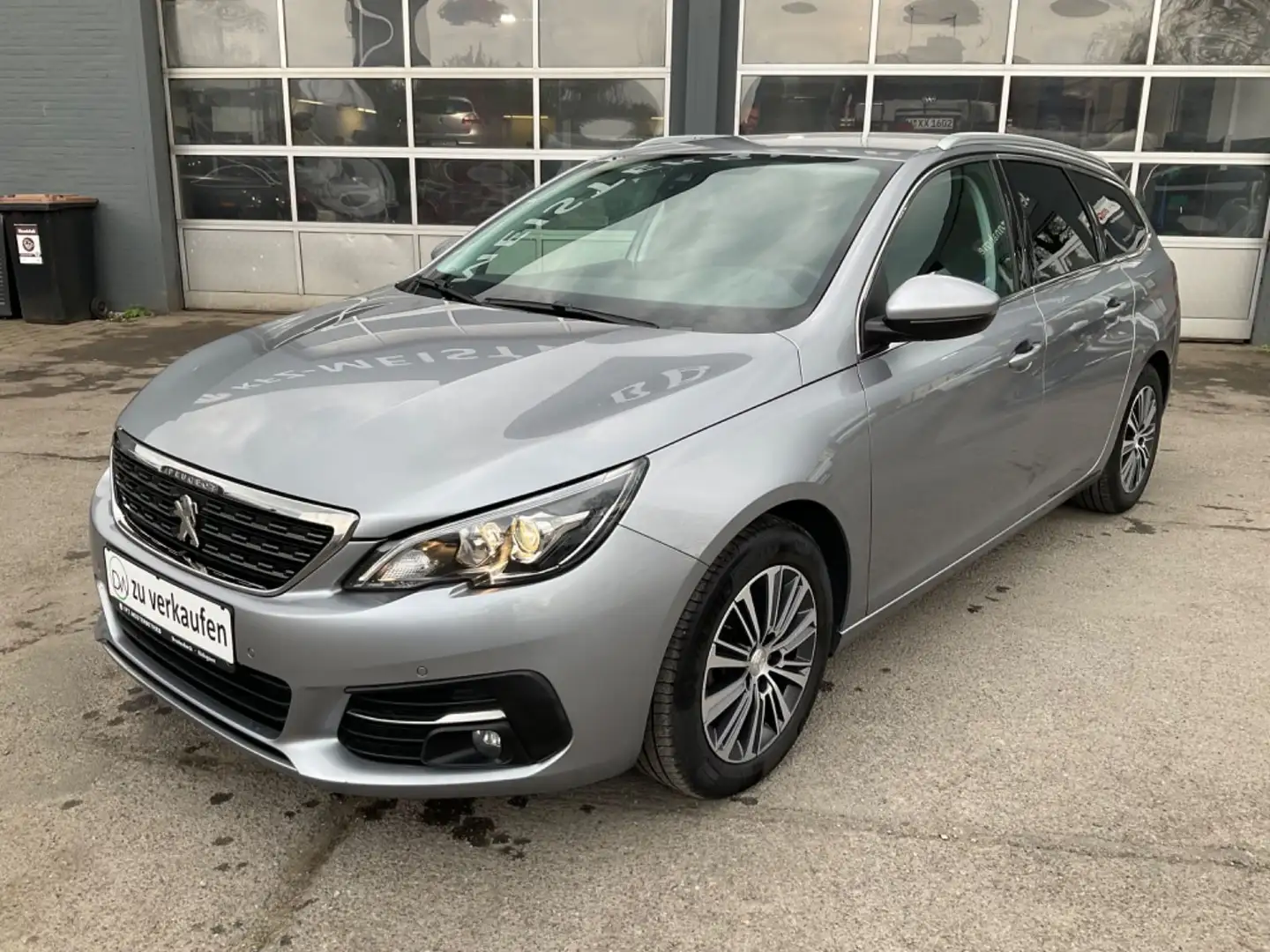 Peugeot 308 SW Allure Aut Navi Service Neu 1.H Grau - 1