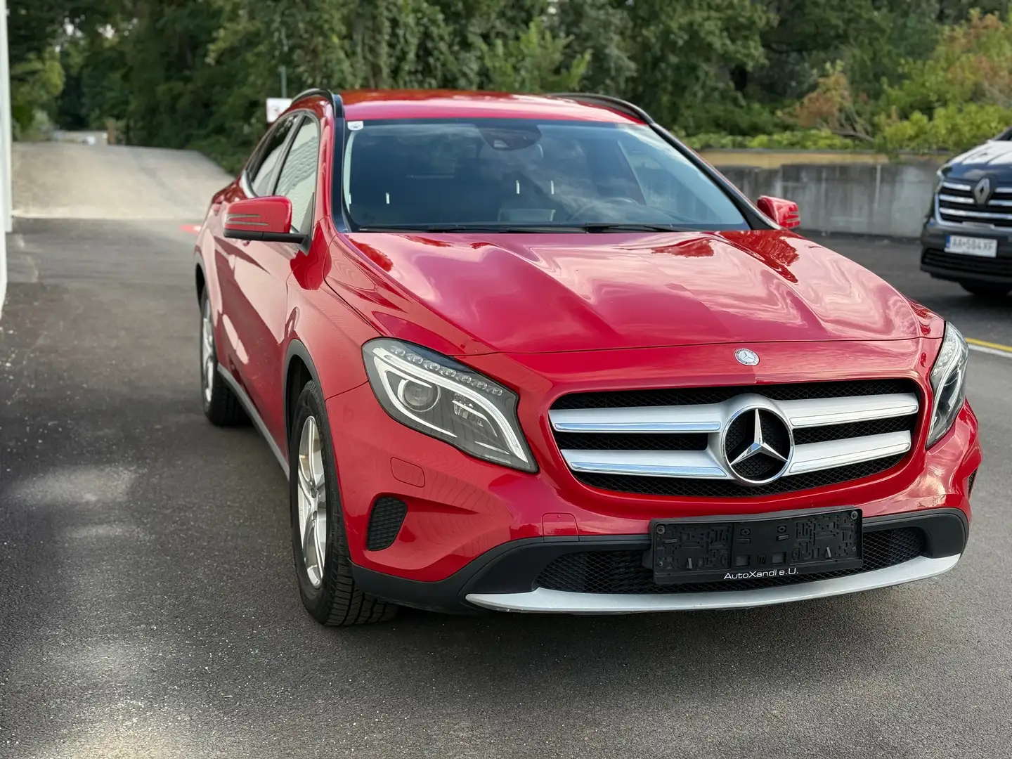 Mercedes-Benz GLA 220 4Matic*AHK*Xenon*PDC* Rouge - 2