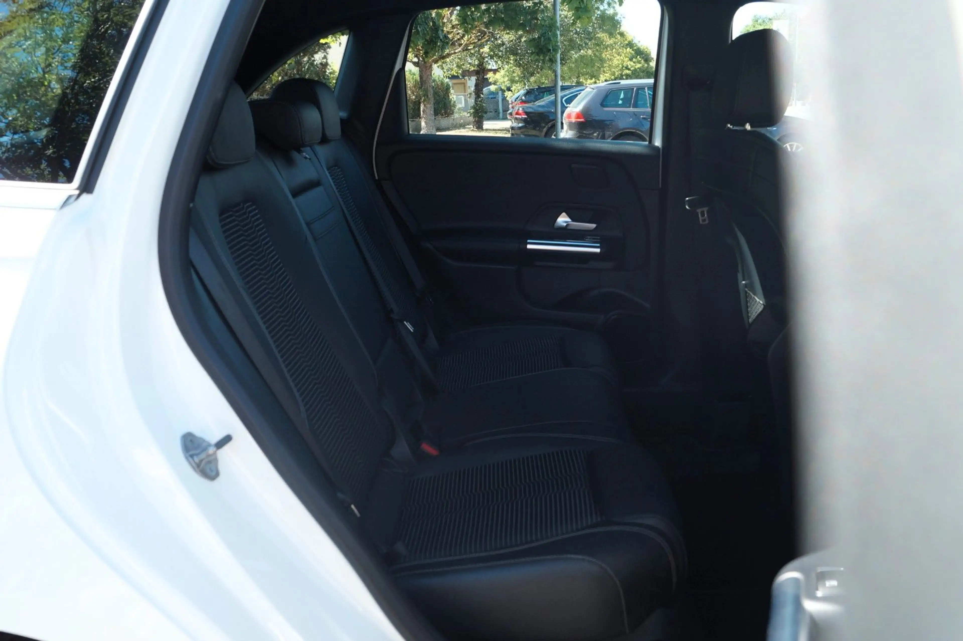 Mercedes-Benz B 200 d Progressive/ Euro 6/ MBUX/ NAVI/ PDC — photo 9