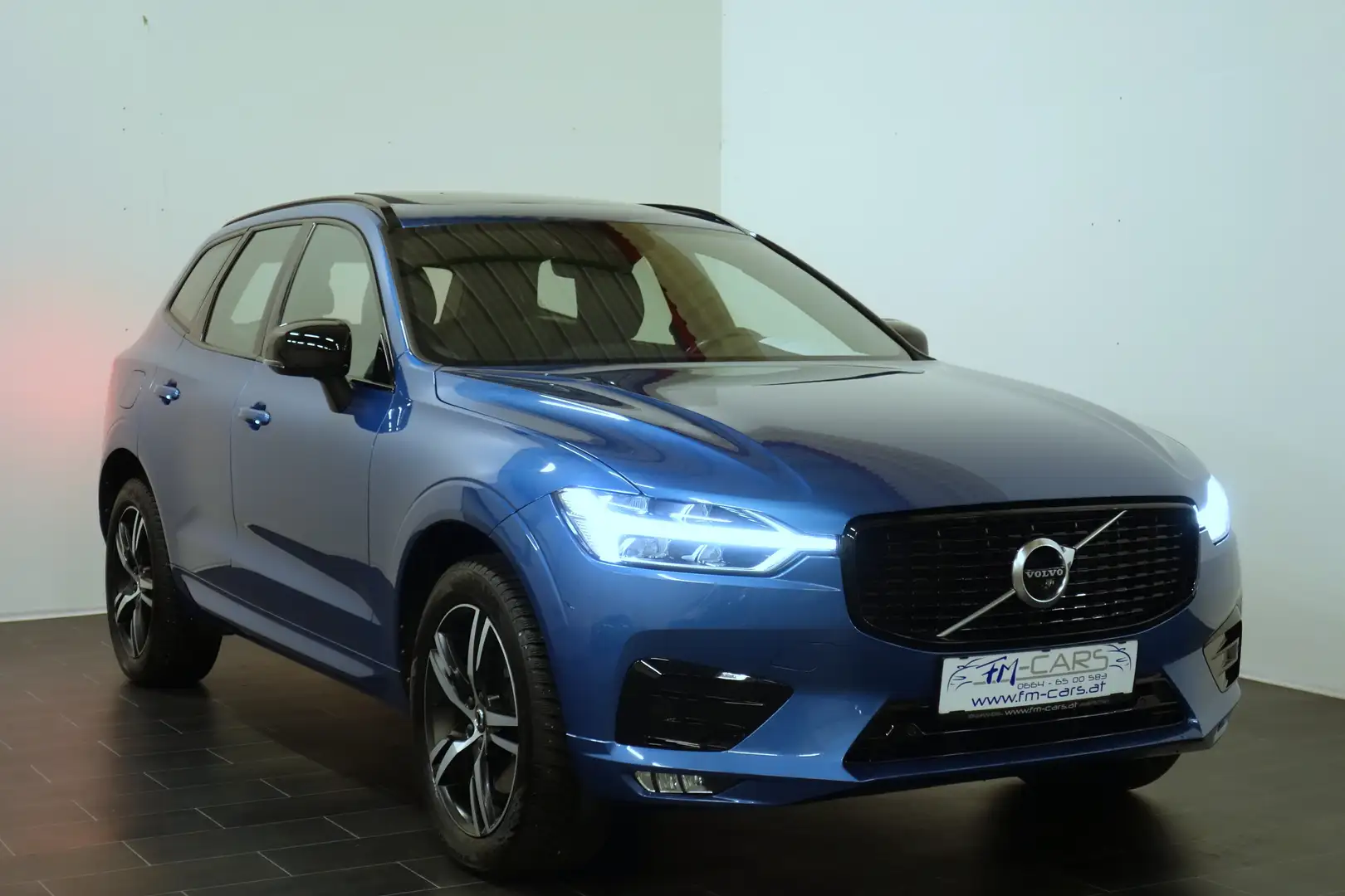 Volvo XC60 B4 R-Design AWD Geartronic *AHV*LED*GARANTIE*TOP* Blau - 2