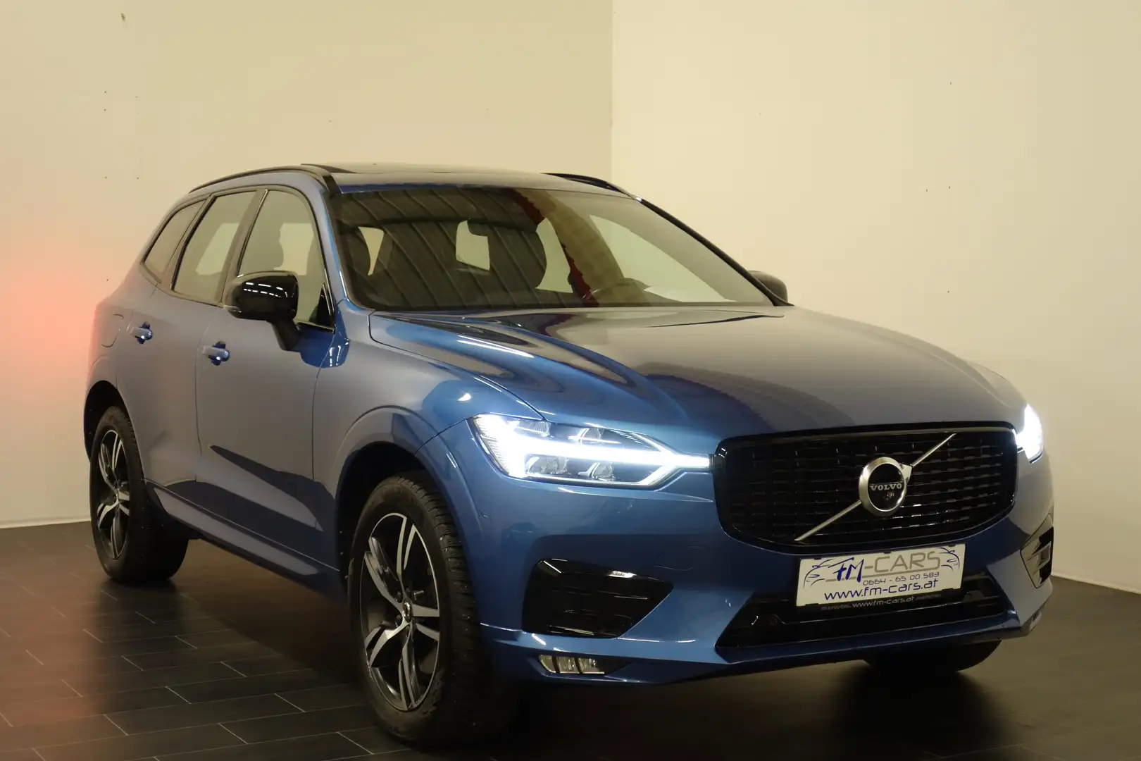 Volvo XC60 B4 R-Design AWD Geartronic *AHV*LED*GARANTIE*TOP* Blau - 2