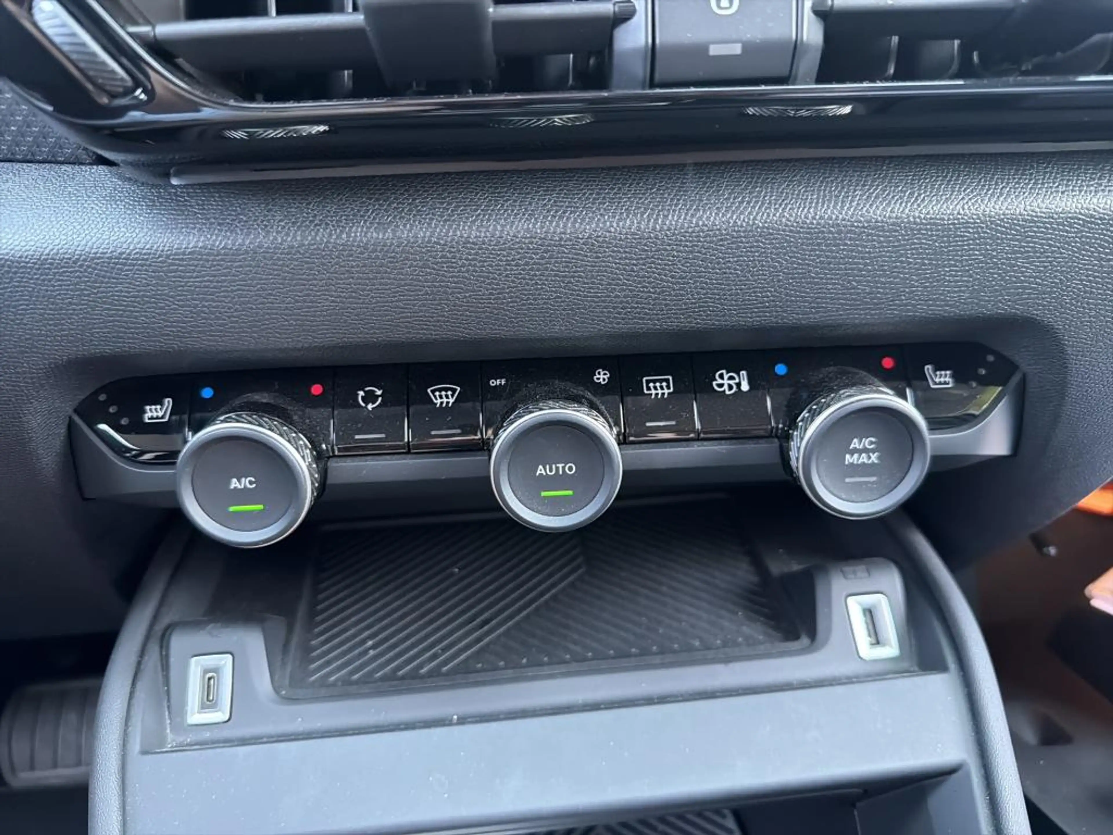 Citroen E-C4 Electric Shine 50 kWh — photo 6