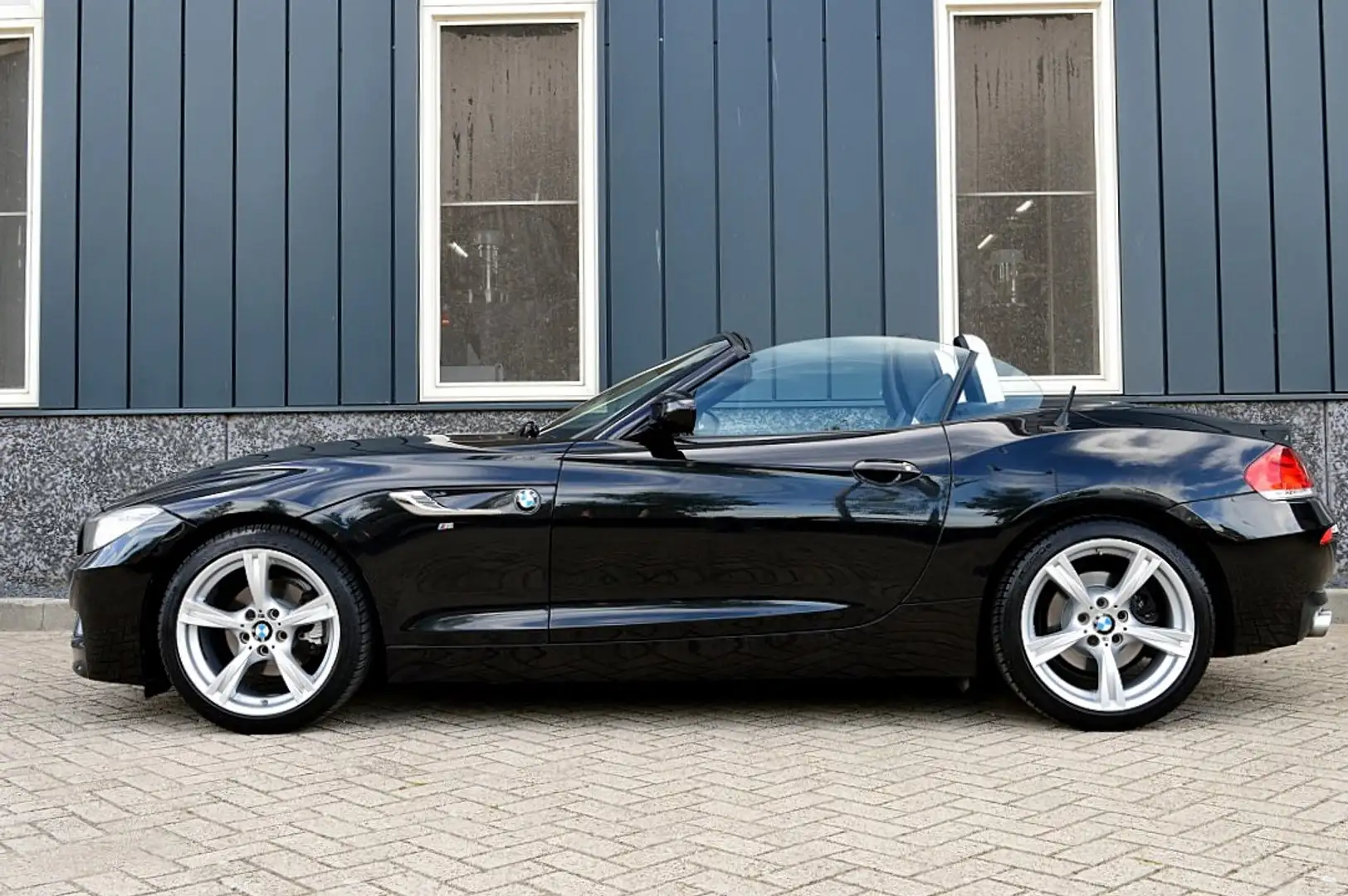 BMW Z4 Roadster sDrive18i M-Sport Limited Series Rijklaar Zwart - 2