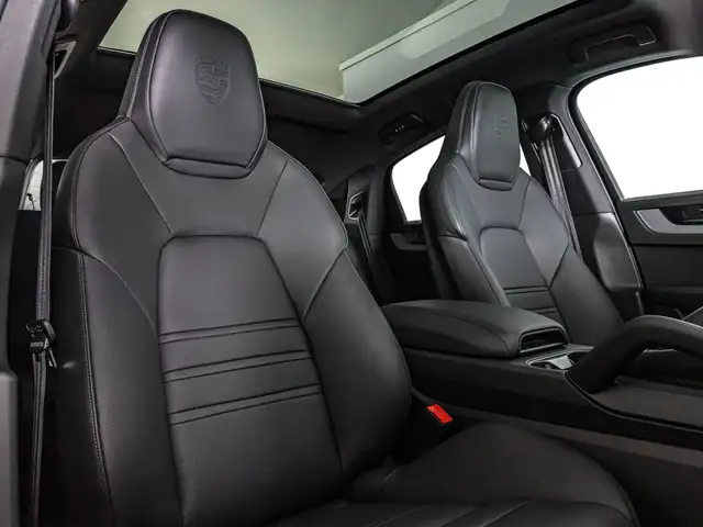Porsche Cayenne view 11