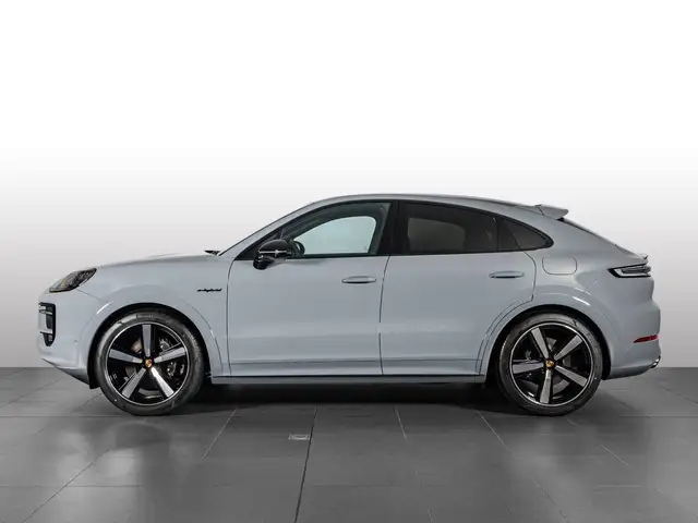 Porsche Cayenne view 2
